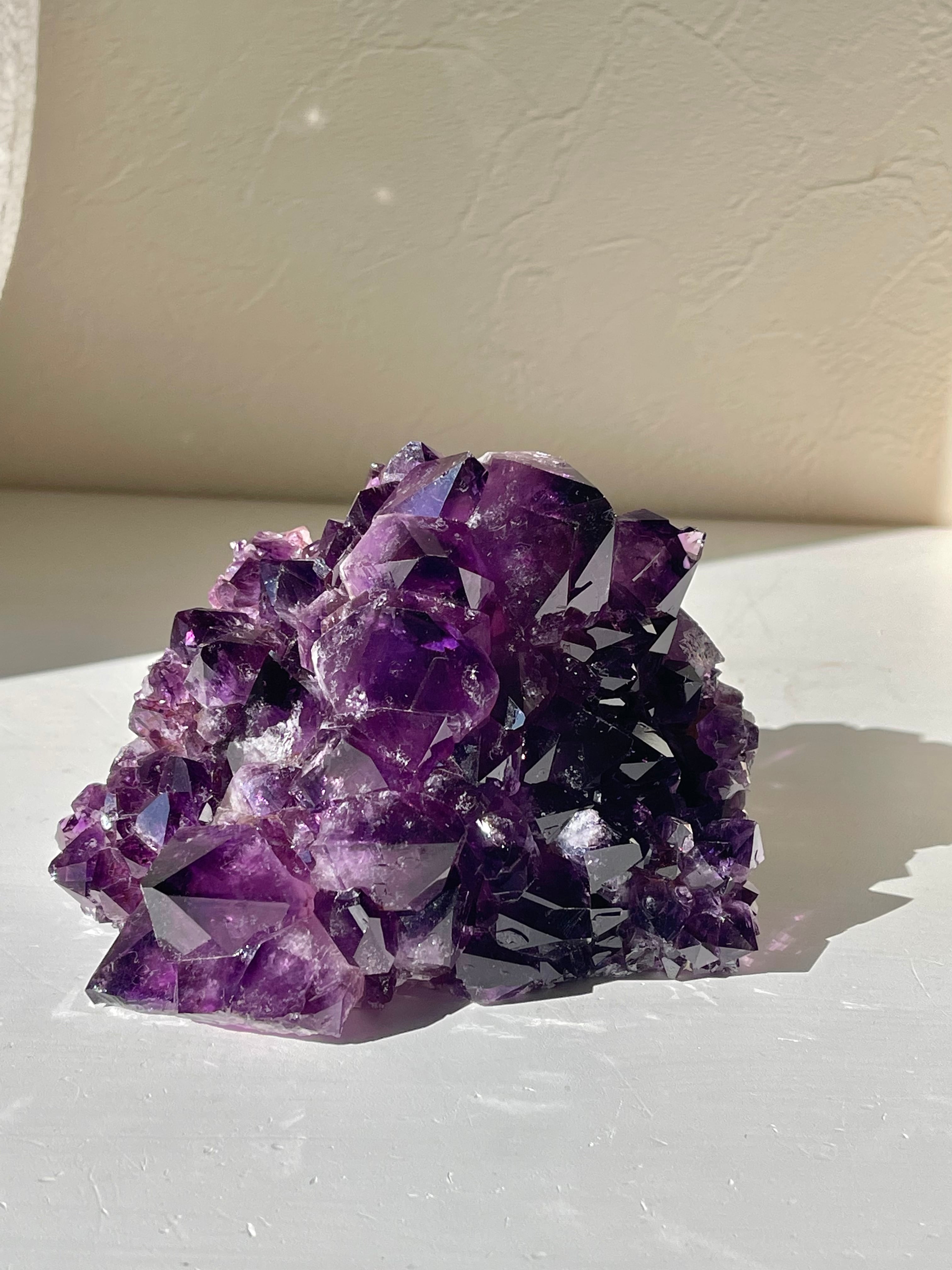 ブラジル産　最高グレード　高波動アメシスト/ Top grade high energy amethyst cluster