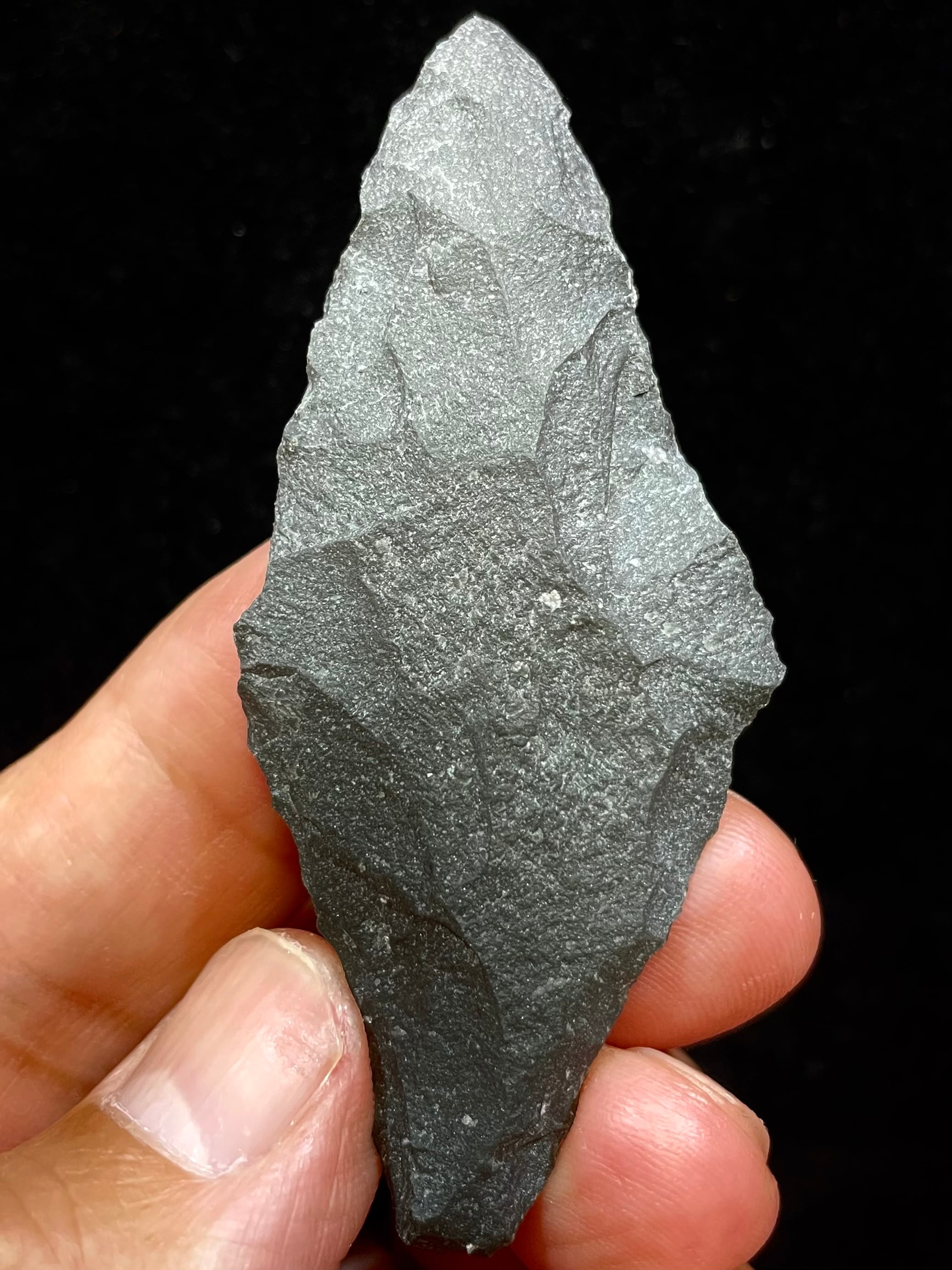 15) サヌカイト(石器加工) | レムリアの太陽