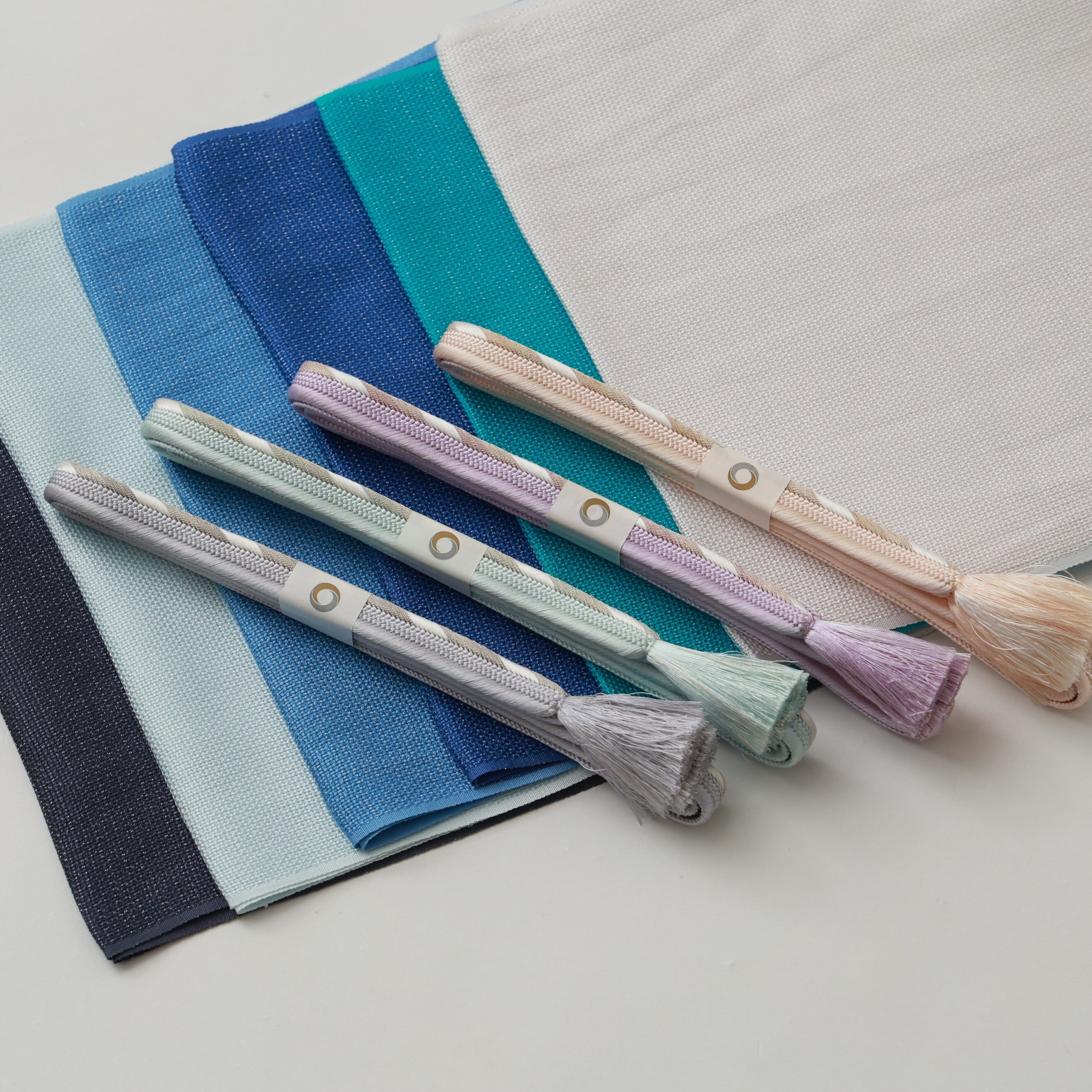 OKANO×渡敬 綾織オールシーズン帯揚：グリーン | OKANO博多きもの制作所