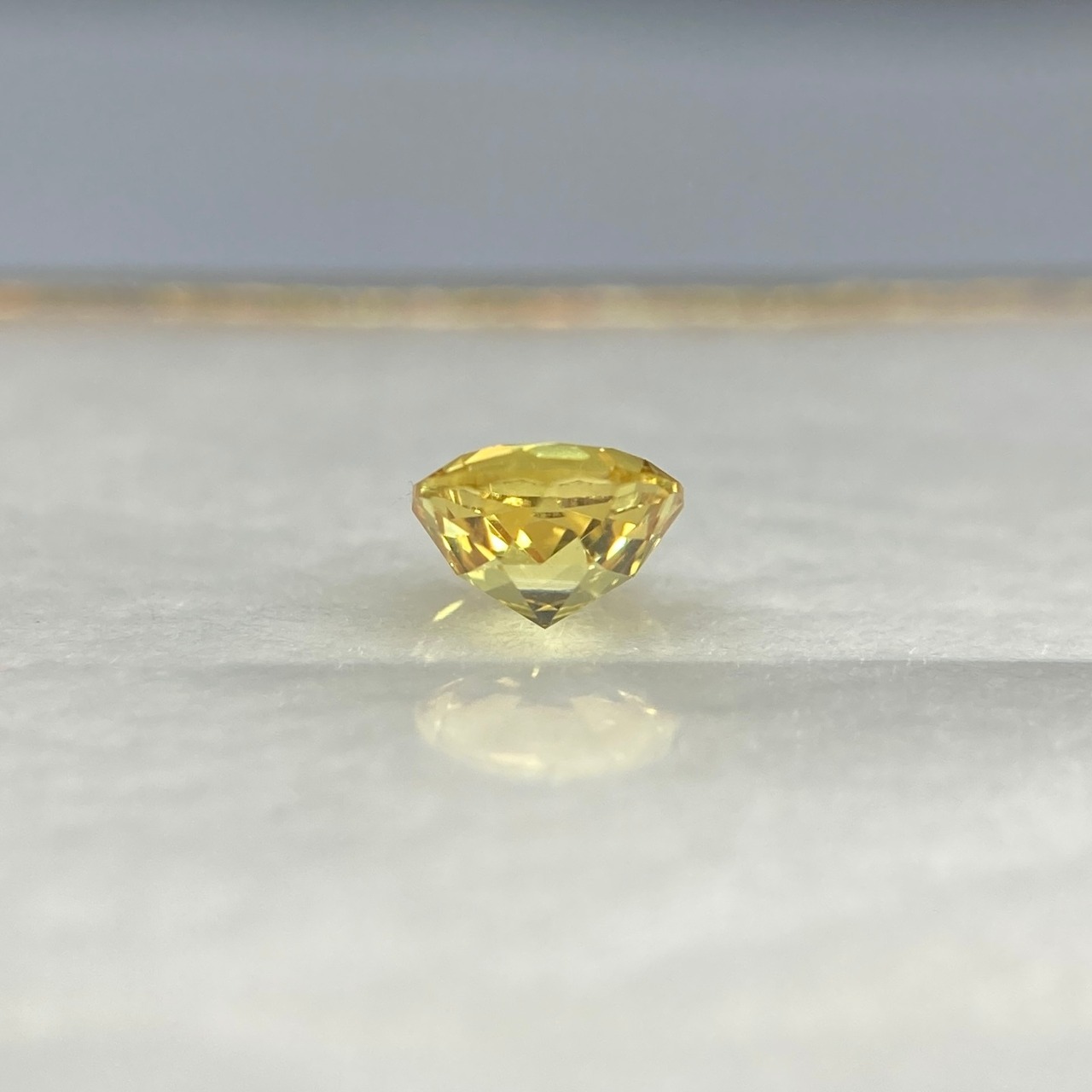 ローズカットサファイア  約3.9mm*2.5mm r-0323