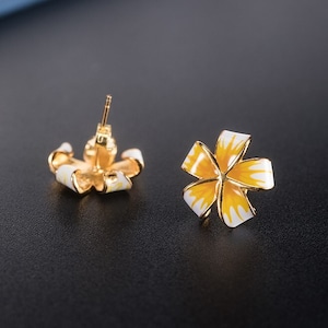 花のピアス　花　シルバー　P013