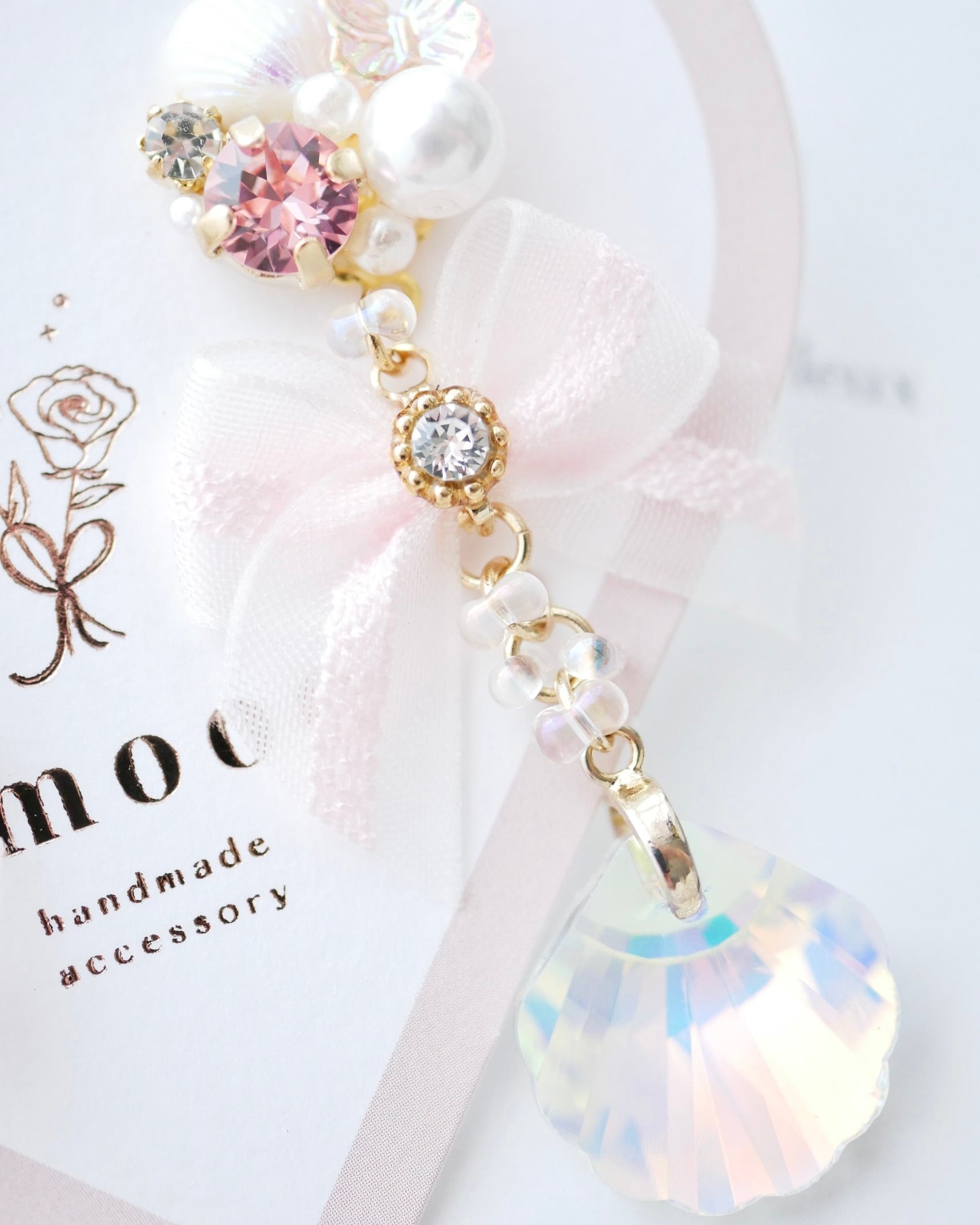期間限定】8612 シェルビジューリボンピアス/イヤリング | Amooo