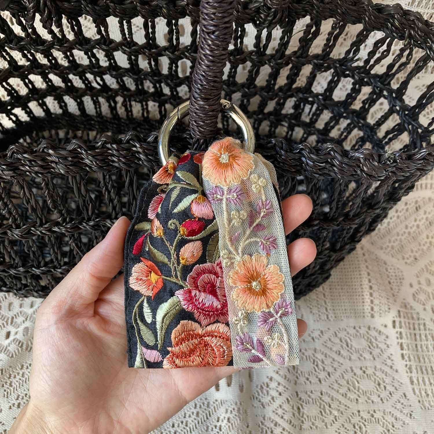 インド刺繍リボンのバッグチャーム | Dua-アクセサリーパーツショップ