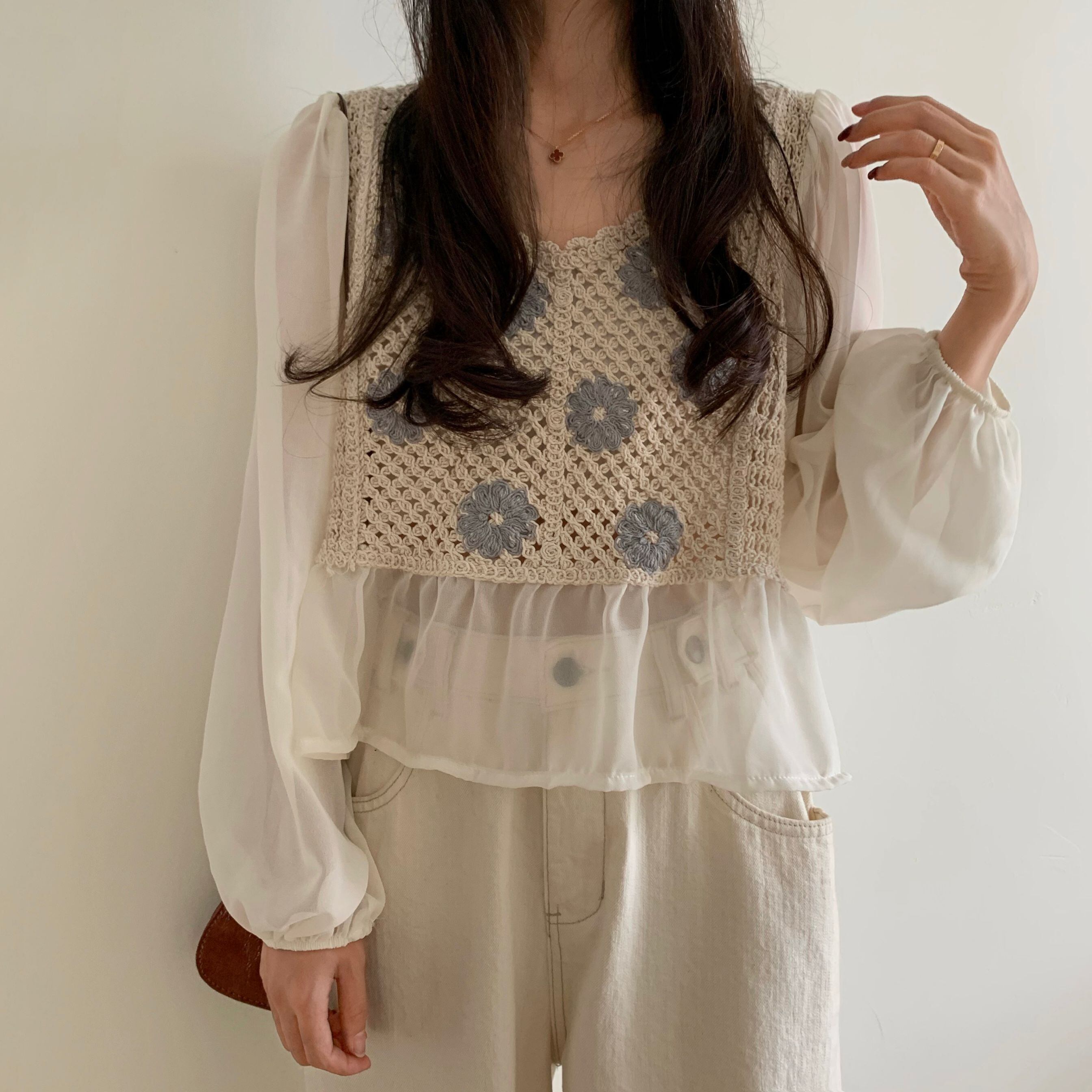 ニットセーターレディース2020年初秋新作フレンチデザインセンスかぎ針編みルーズショート長袖人形シフォンシャツ クレセントシティ56903098095