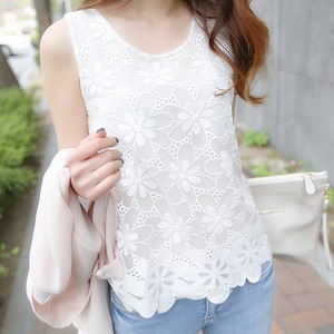 花柄レースタンクトップ トップス Tシャツ 袖なし ノースリーブ ラウンドネック 刺繍 シースルー かわいい 大人可愛い きれいめ シンプル 大人 上品 おしゃれ お洒落 大人可愛い 大人女子 キュート ガーリー 抜け感 花柄 フラワー 春 夏 秋 冬 10代 20代 30代 レディース ママ デート お出かけ 公園デビュー 女子会 休日 着回し 普段使い 重ね着 韓国 韓国系 オルチャン ファッション サイズ S M L XL 2XL 3XL 4XL 5XL 6XL 4391