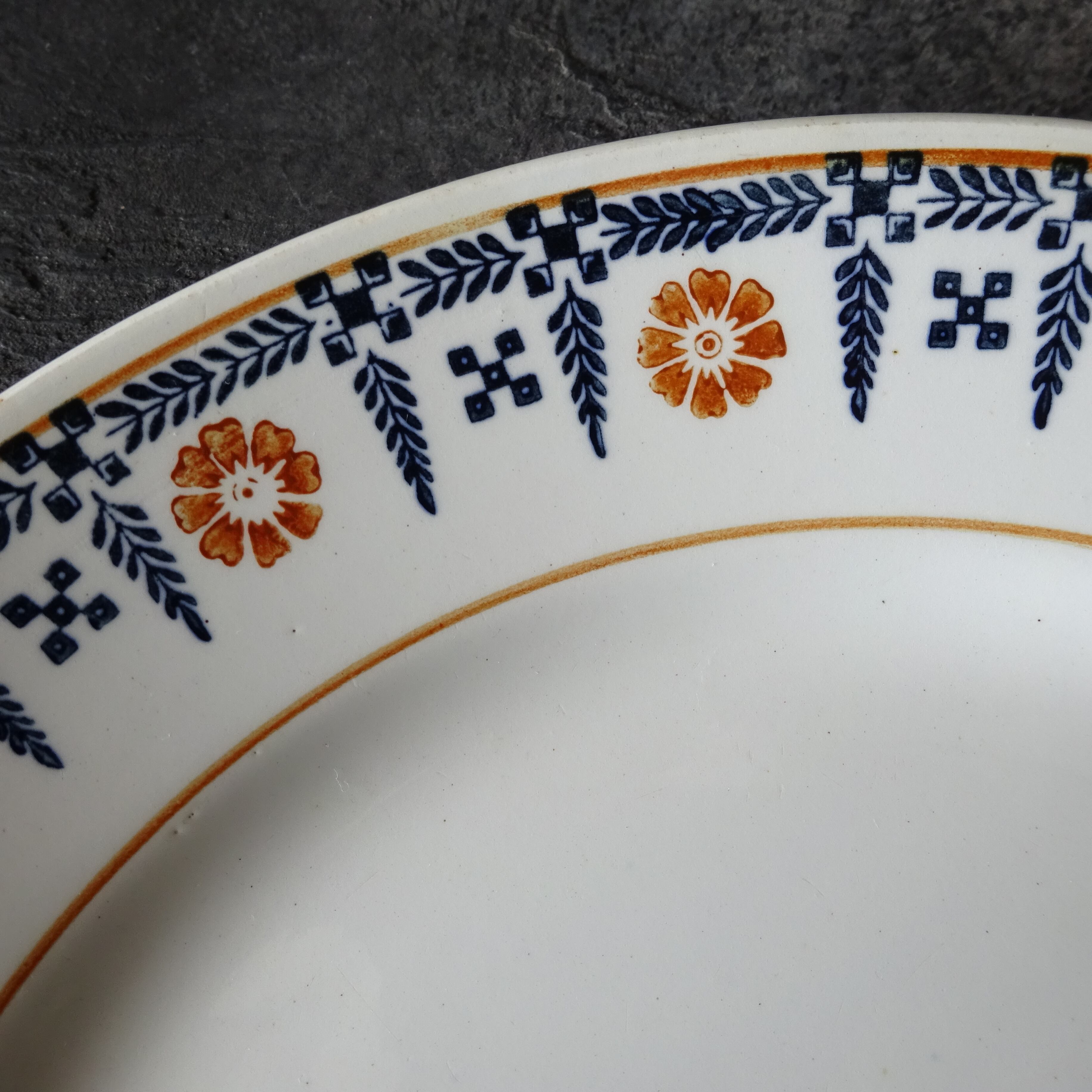 【 Épuisé 】ST AMANDINOISE* décor《floral sur le marli bleu et orange》 ensemble de 2 assiettes plates