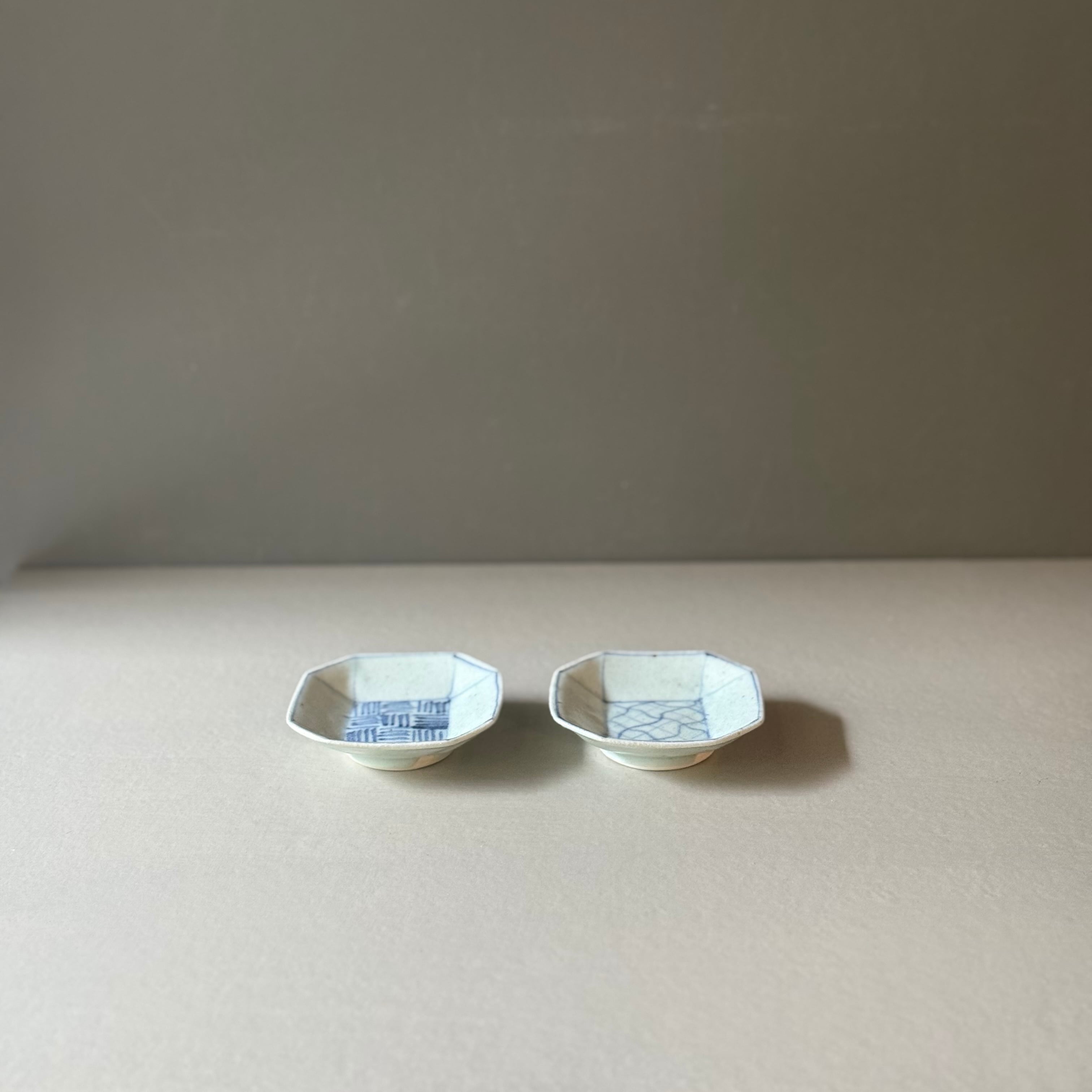 昭和初期　レトロ段通　⑧ 吉田崇昭 白磁陽刻平小鉢 | gallery 一白