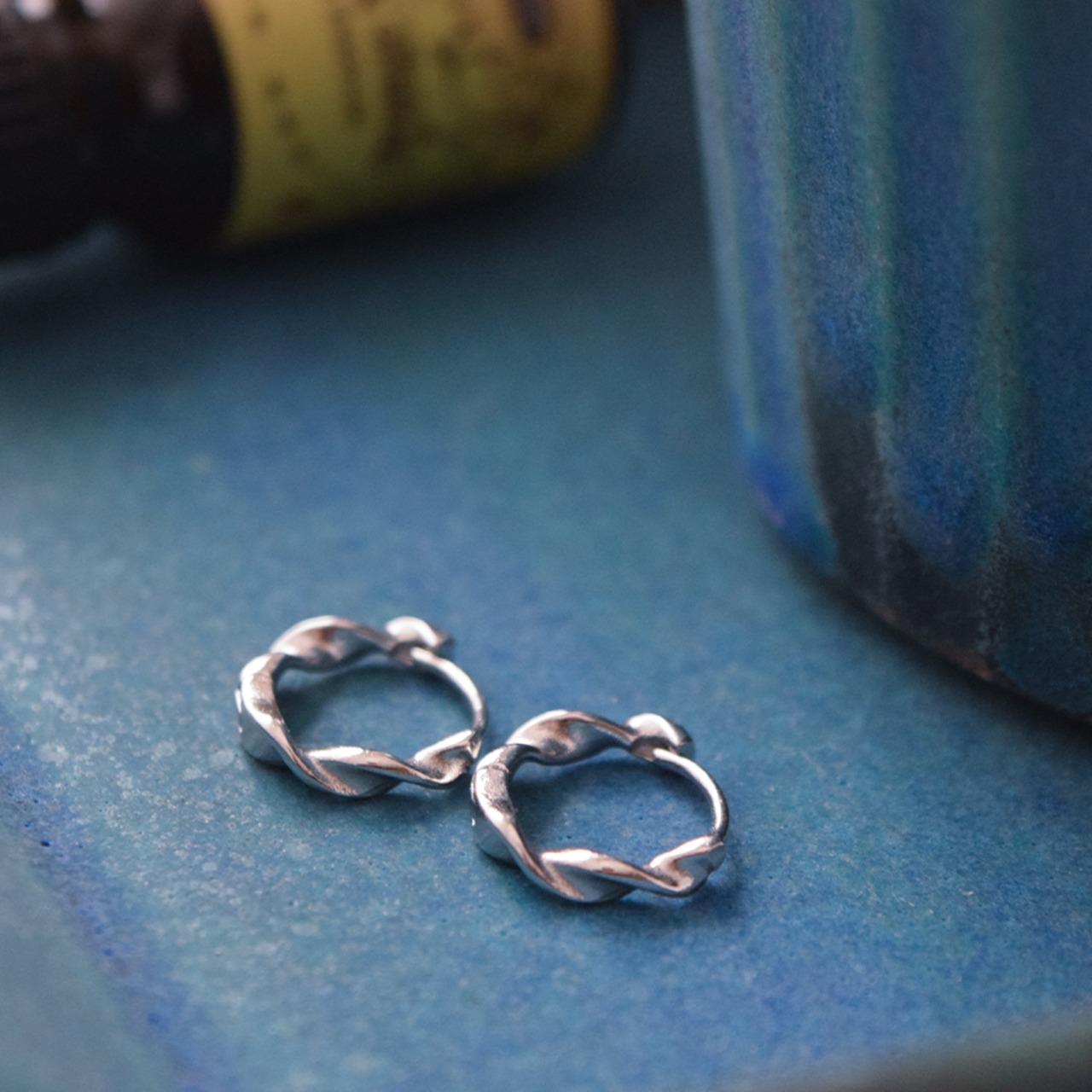 ステンレスマットツイストフープピアス