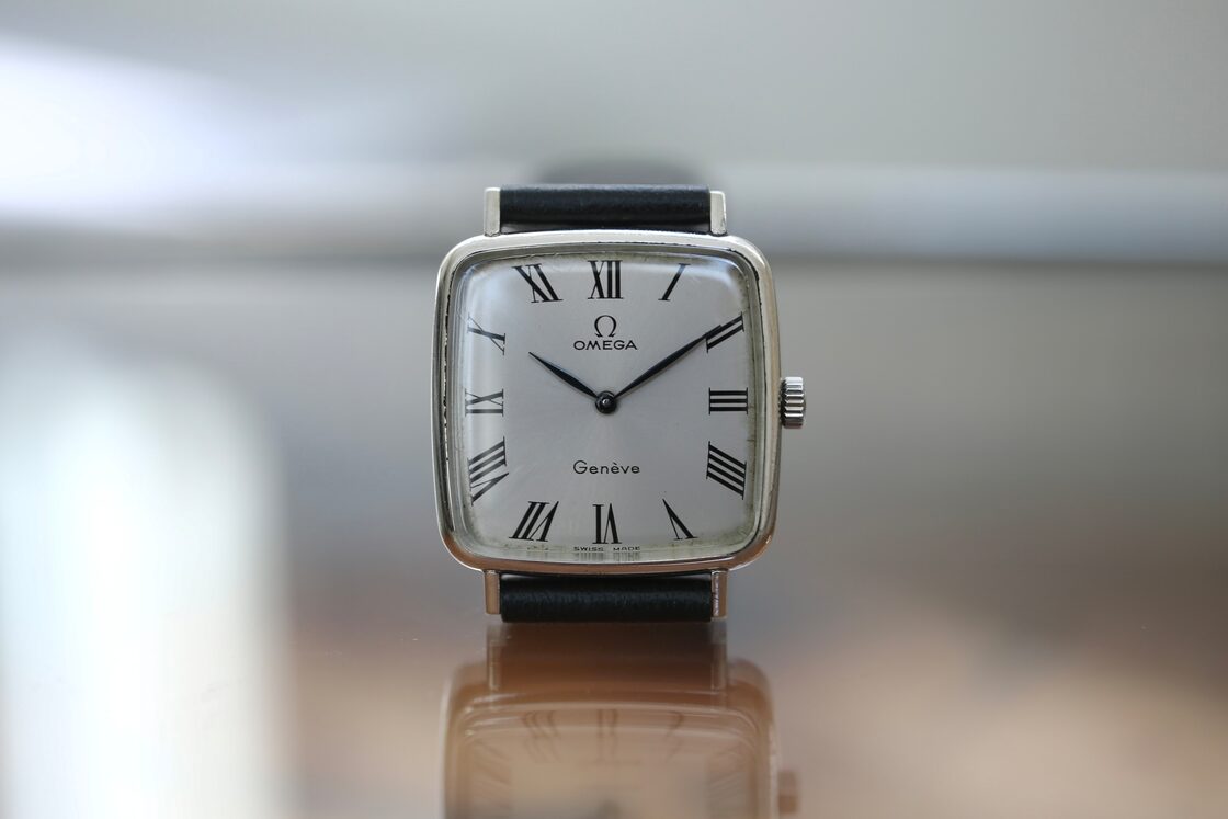 OMEGA 】 1973年製 オメガ ジュネーブ シルバー スクエア型 ローマン 