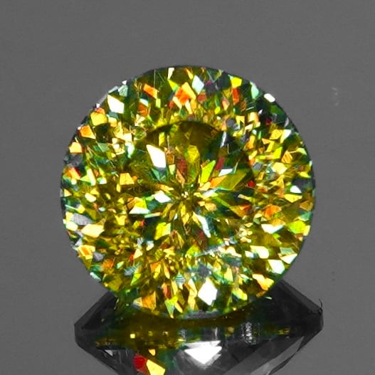 【天然スフェーン】4mm 贅沢なファイアの煌めき 1ct UP 天然 スフェーン ルース | Frederick's