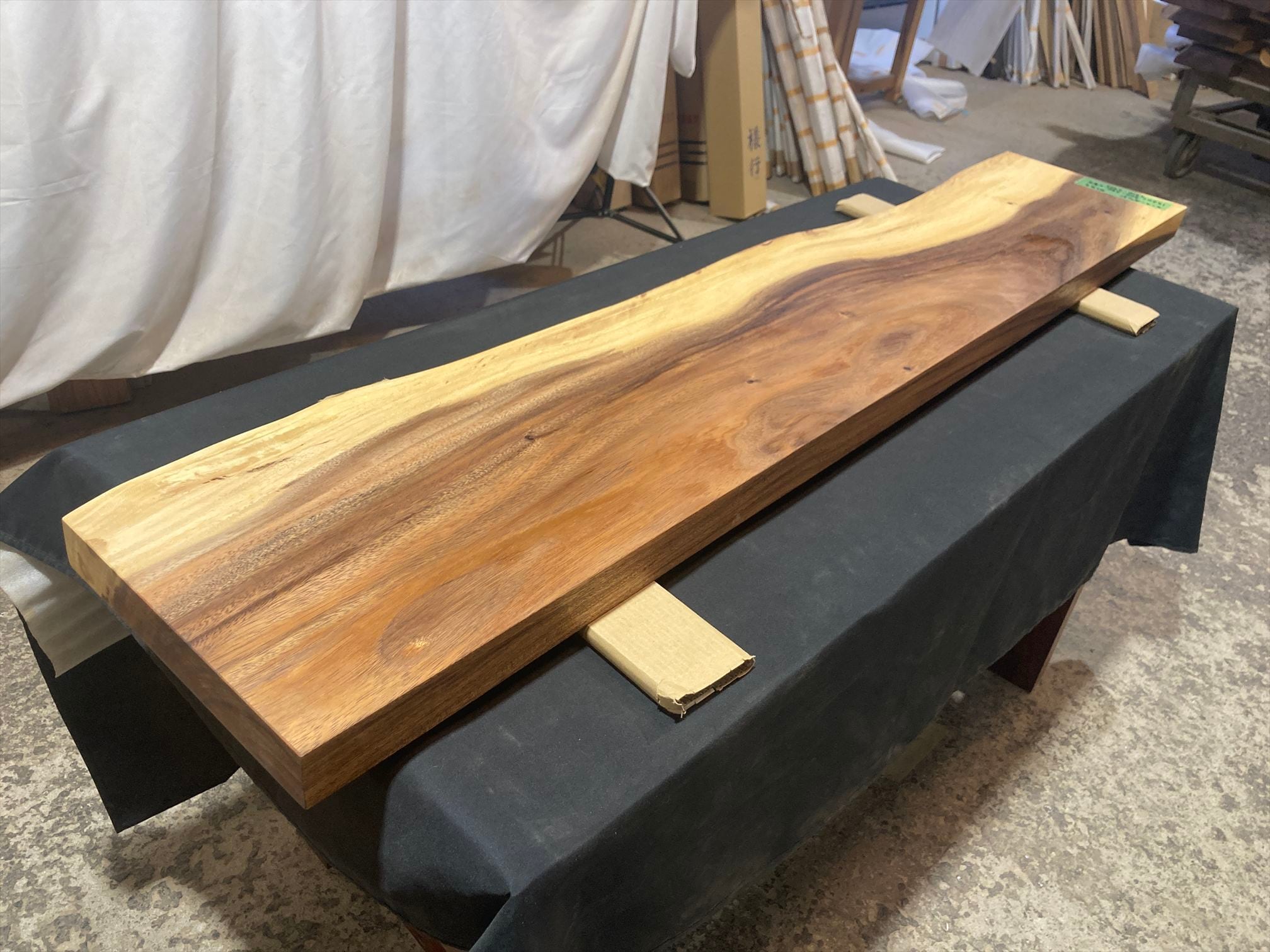 モンキーポッド4147 一枚板無垢 乾燥材 1560x300-290x47mm