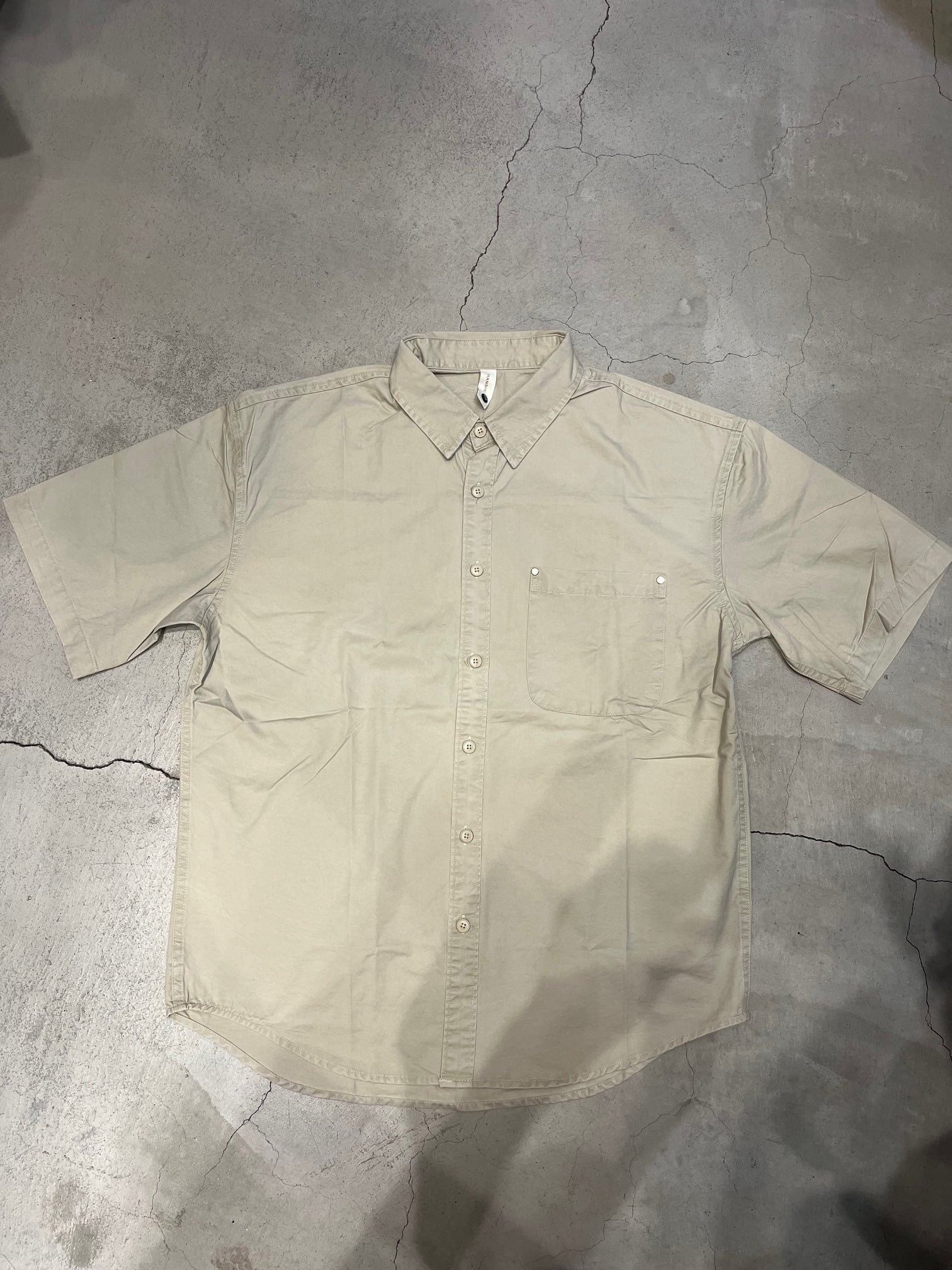 【ベージュ】半袖シャツ