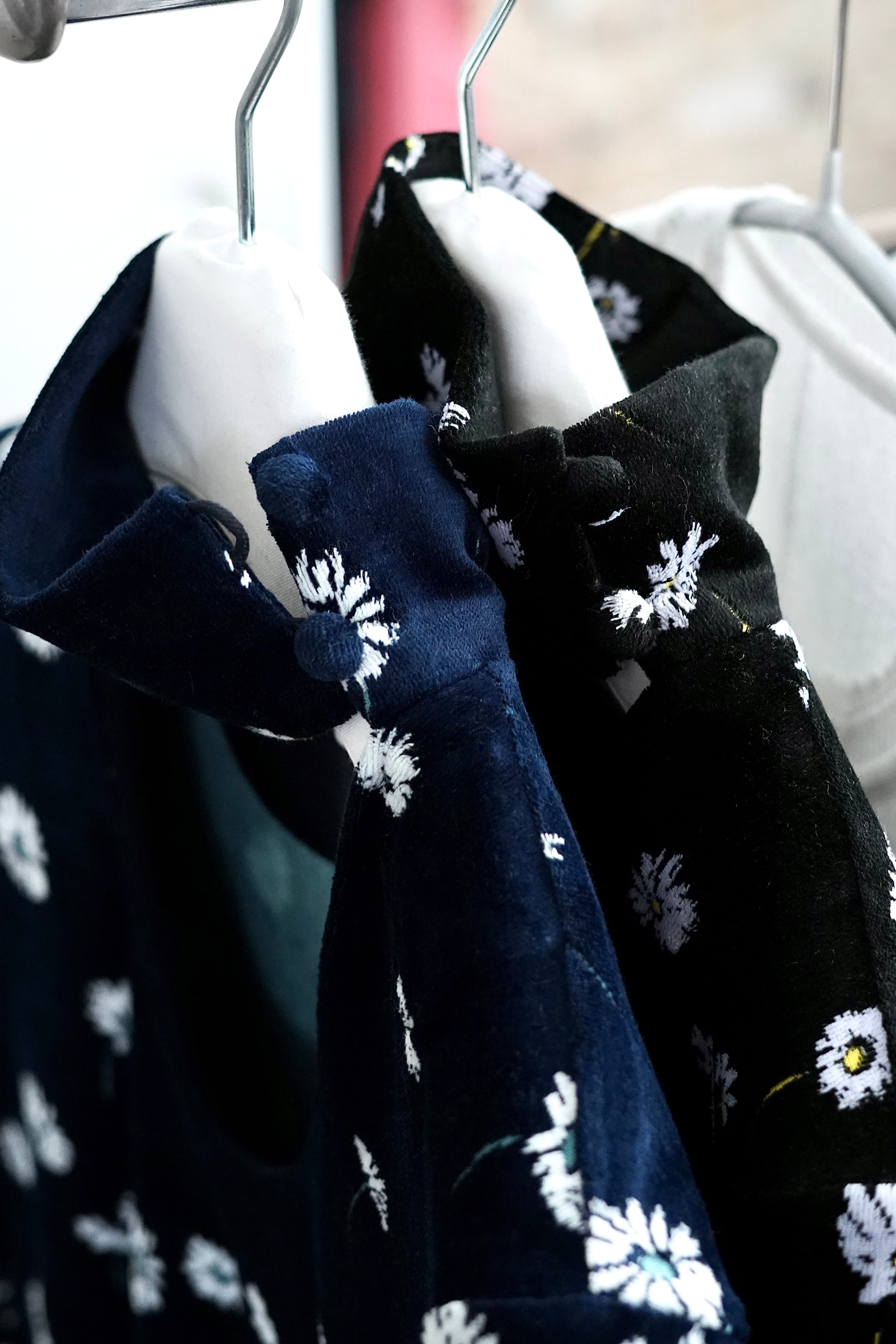Mame Kurogouchi / Velour Jersey Floral High Neck Top ( BLACK, NAVY
