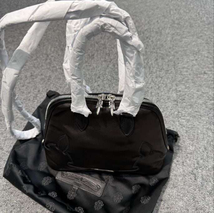 CHROME HEARTS クロムハーツ SLOUCHY MO クロスボタン ショルダー