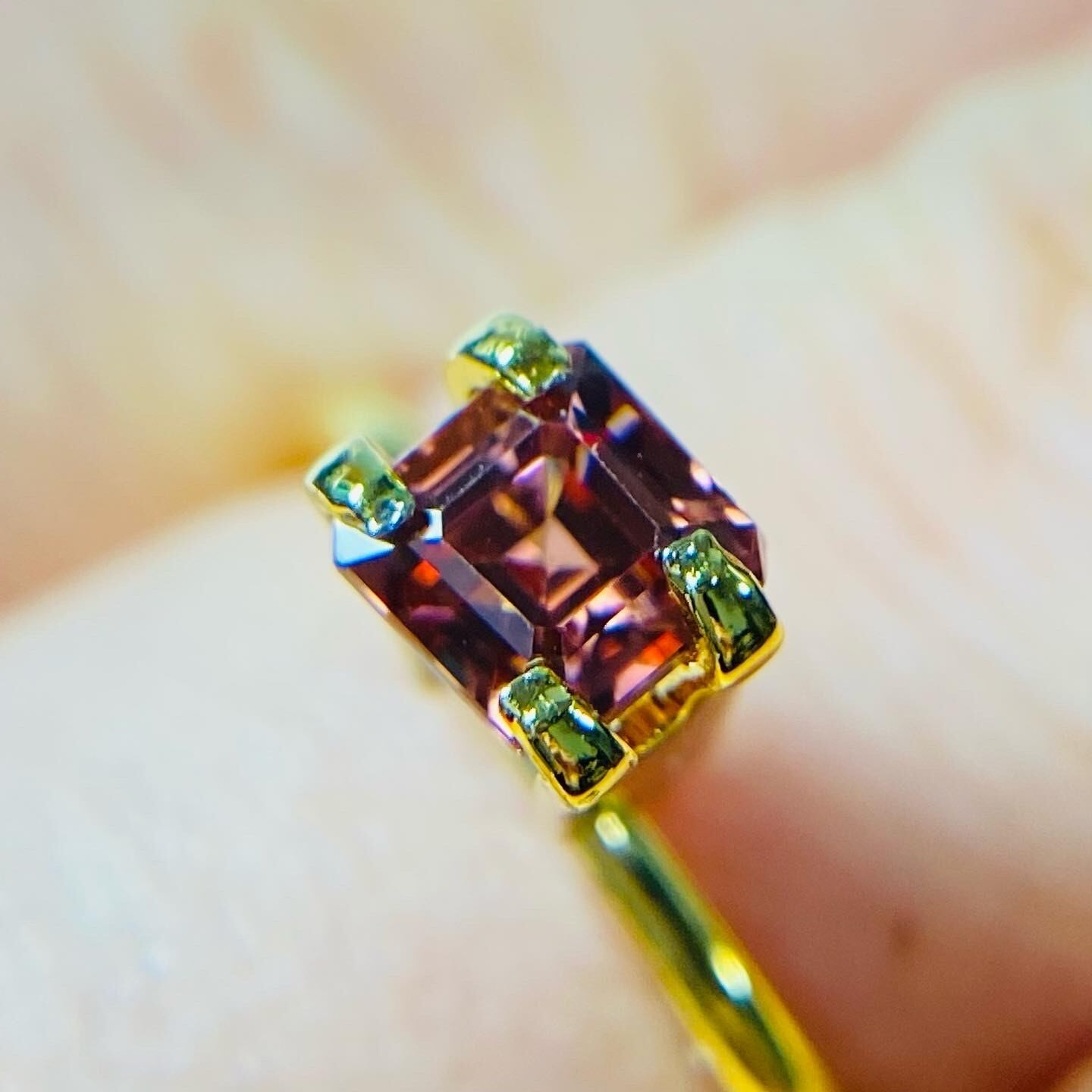 大人ロゼカラー ピンクジルコン