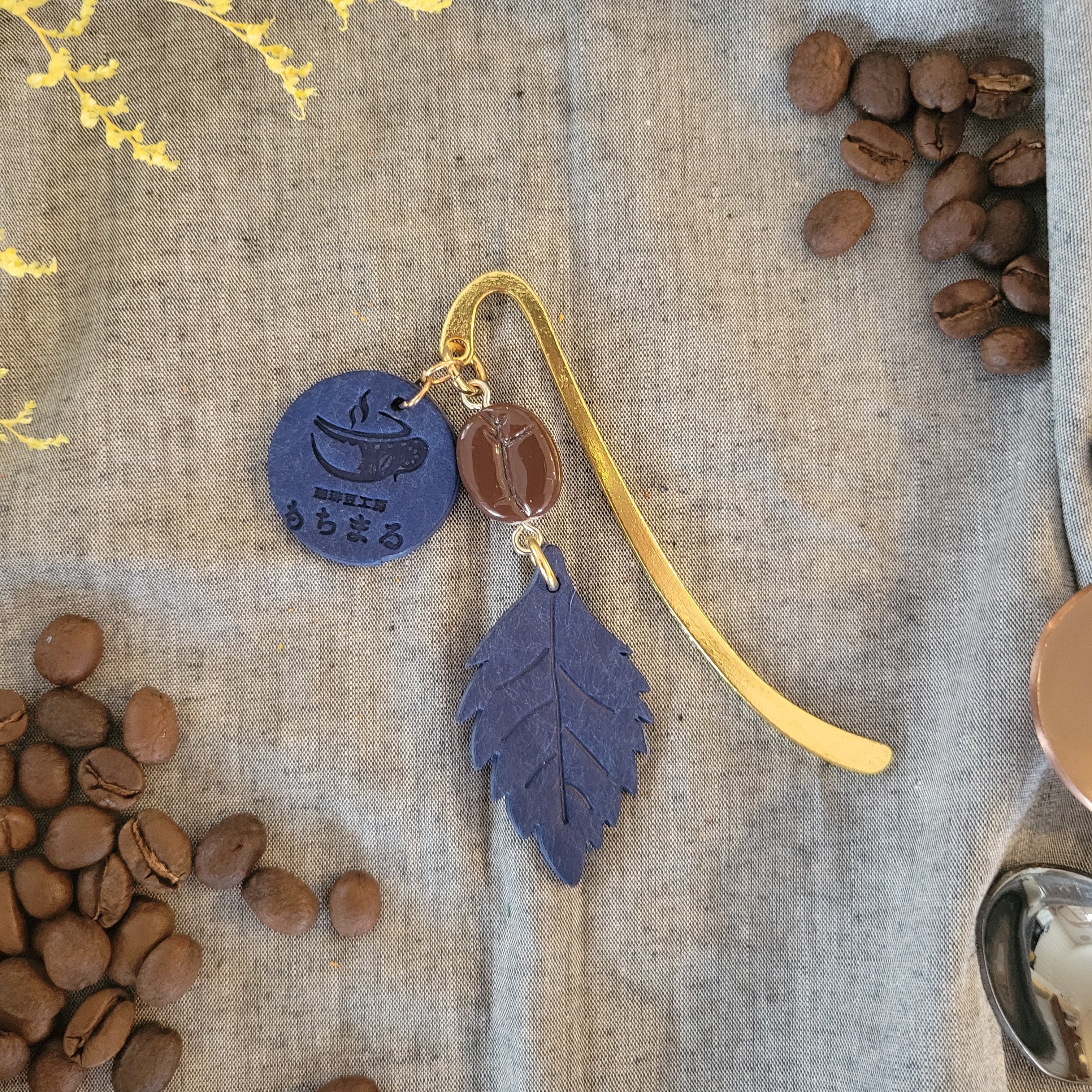 ブックマーカー しおり 牛本革 コーヒー豆チャーム付き | 珈琲豆工房