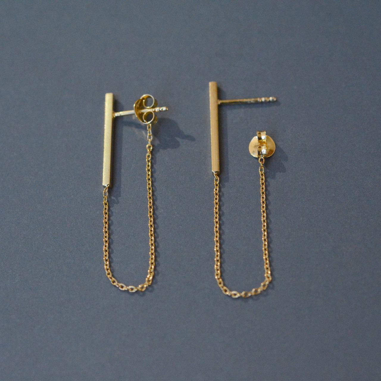 vertical-long  ピアス ゴールド