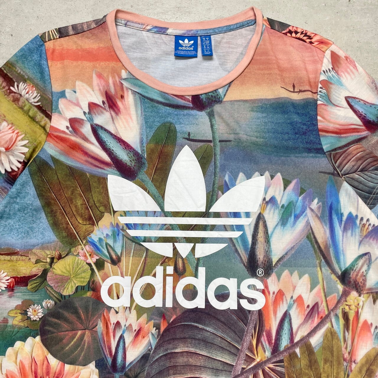 adidas originals アディダスオリジナルス フラワーパターン 