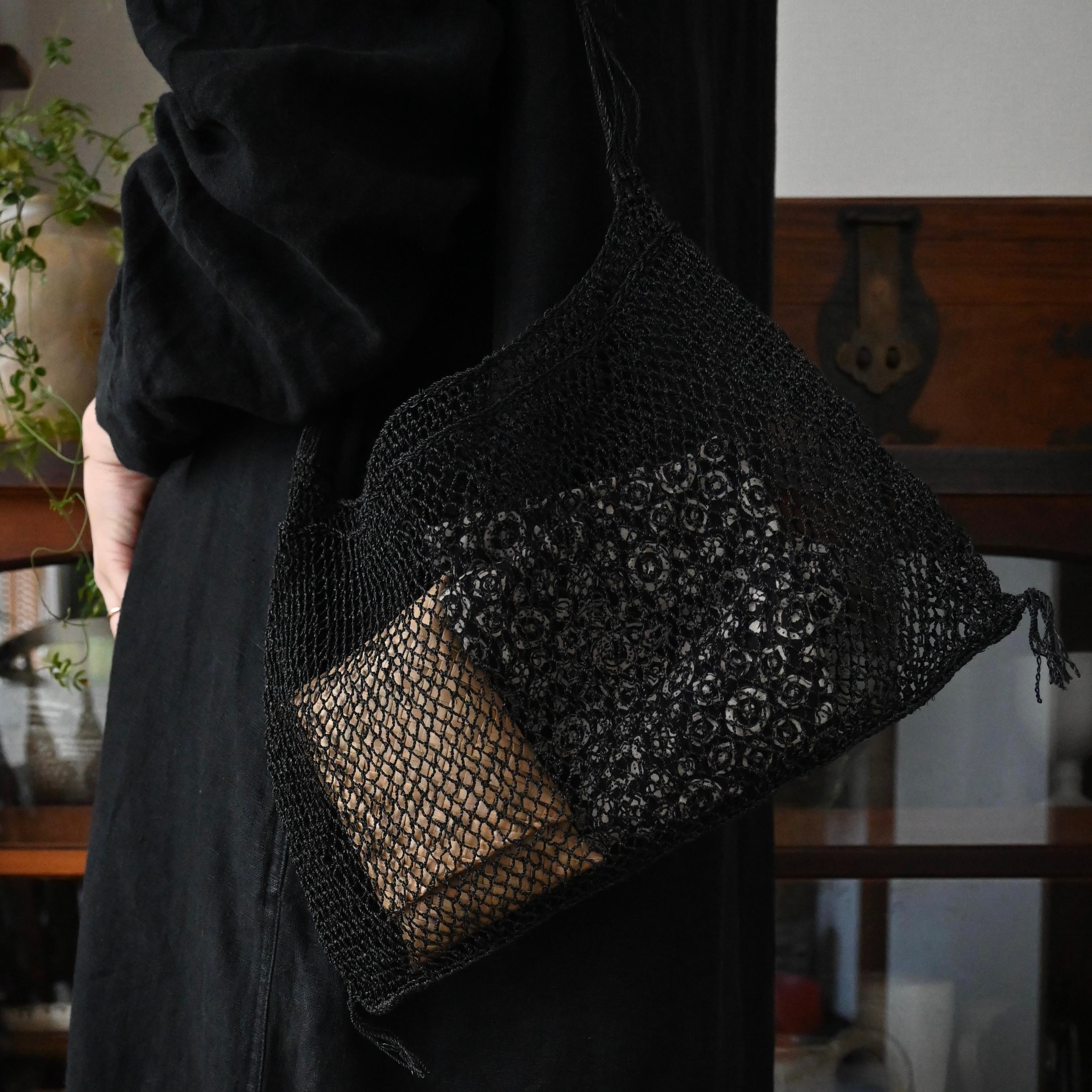ラオス 葛の手編みショルダーバッグ - black Msize- | Pan puri yêe