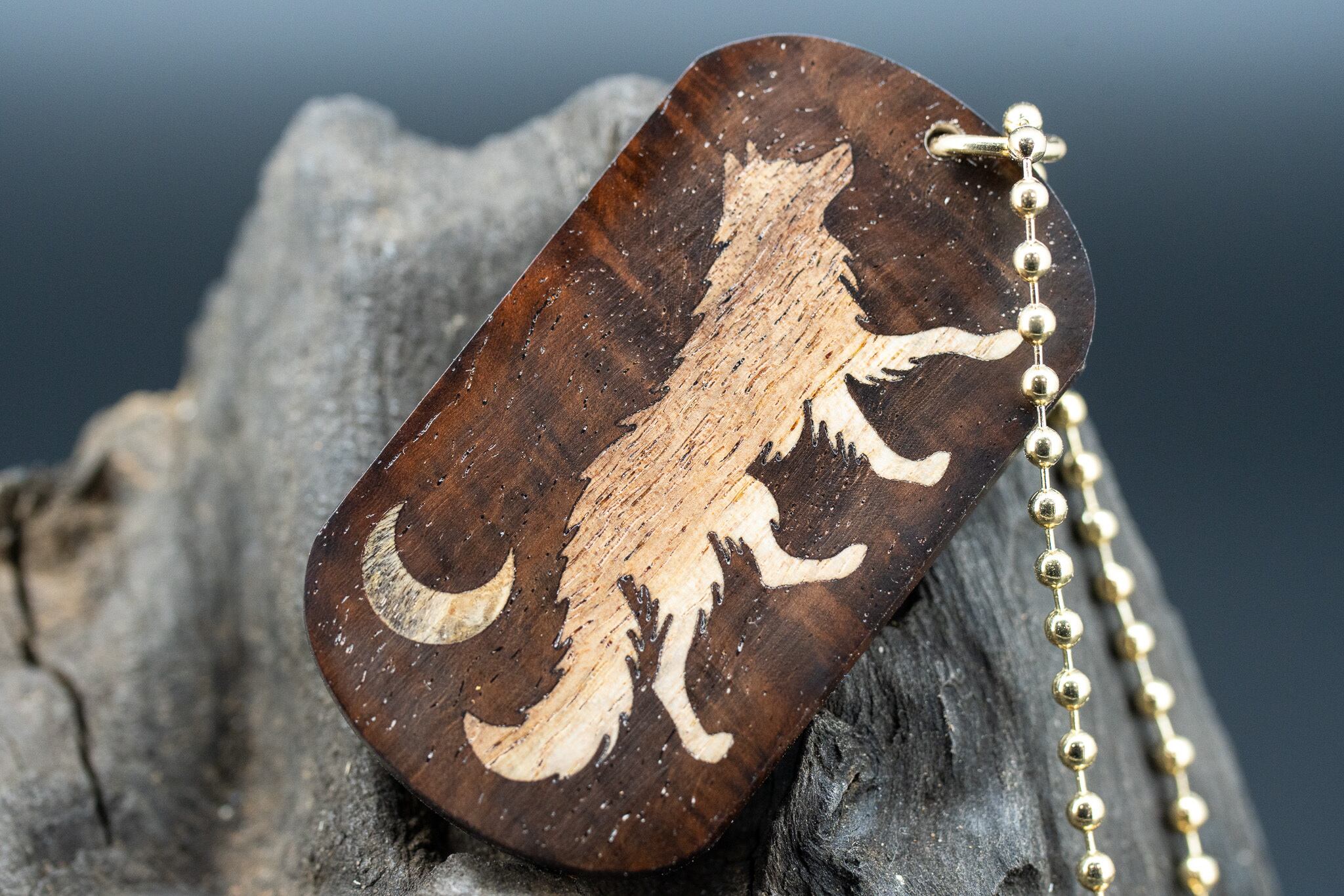 ※【21世紀最高峰の材】 サイアミーズローズウッド ドッグタグ 象嵌 闊歩