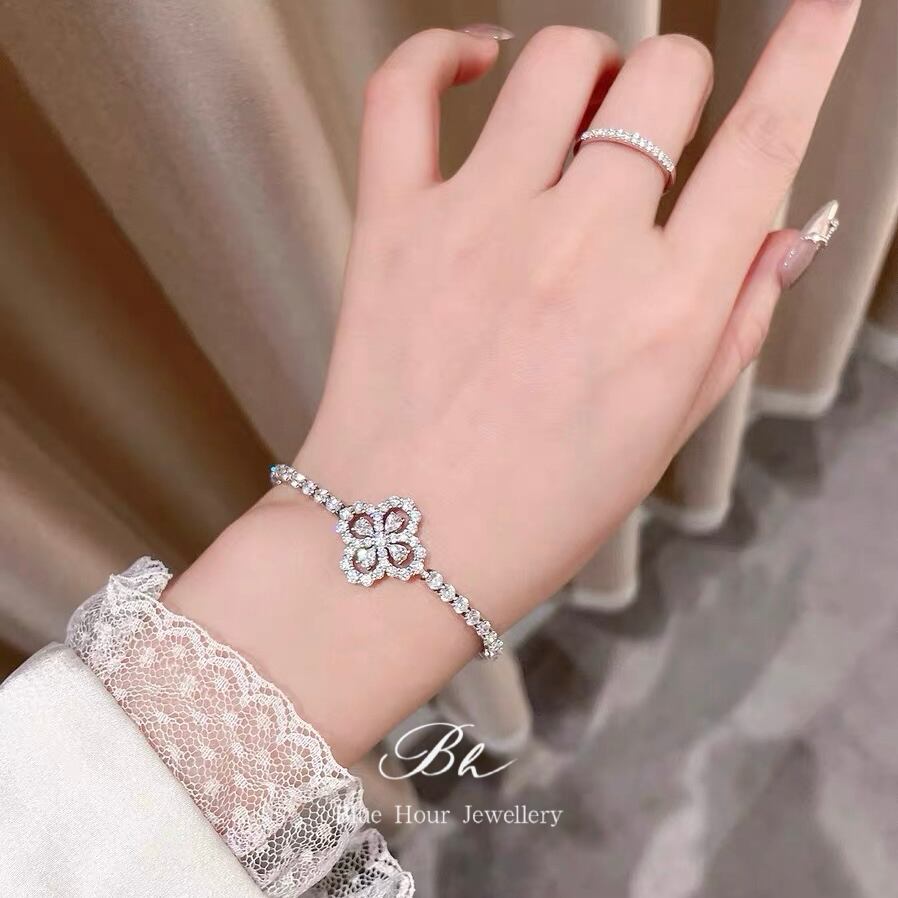 ローズ モアサナイト フラワー キラキラ 0.5ct 花 ゴージャス