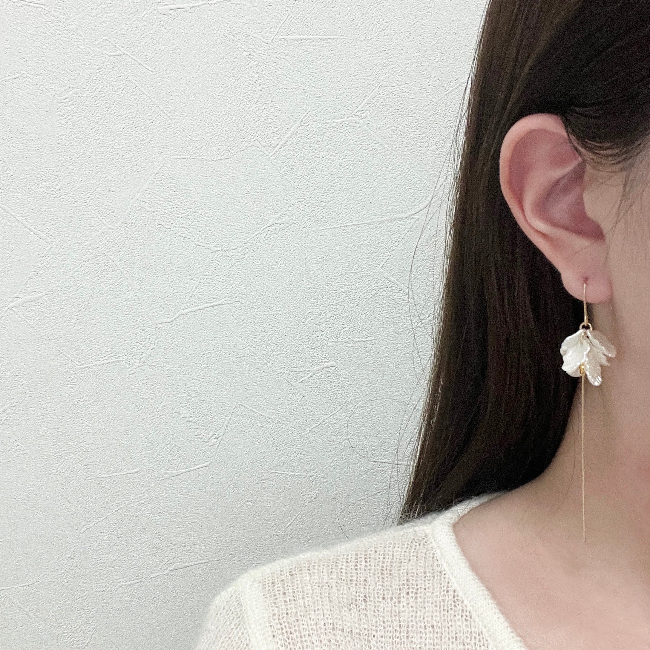 シェル花びらロングチェーン/ピアス&イヤリング | SHOP_me