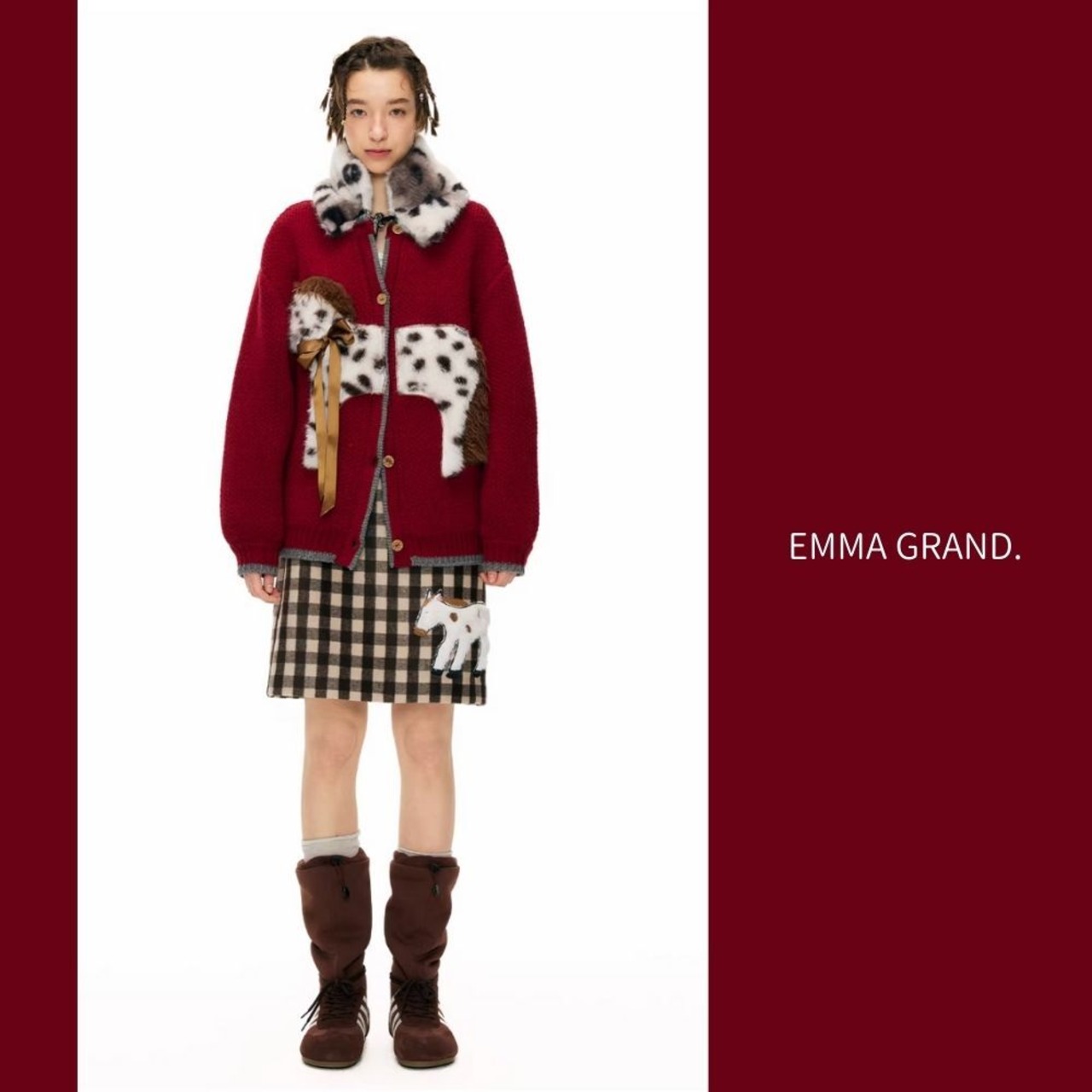 夜更けの森で佇む白斑馬のリボンニットカーディガン E00627