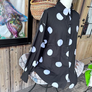 ドットブラウス