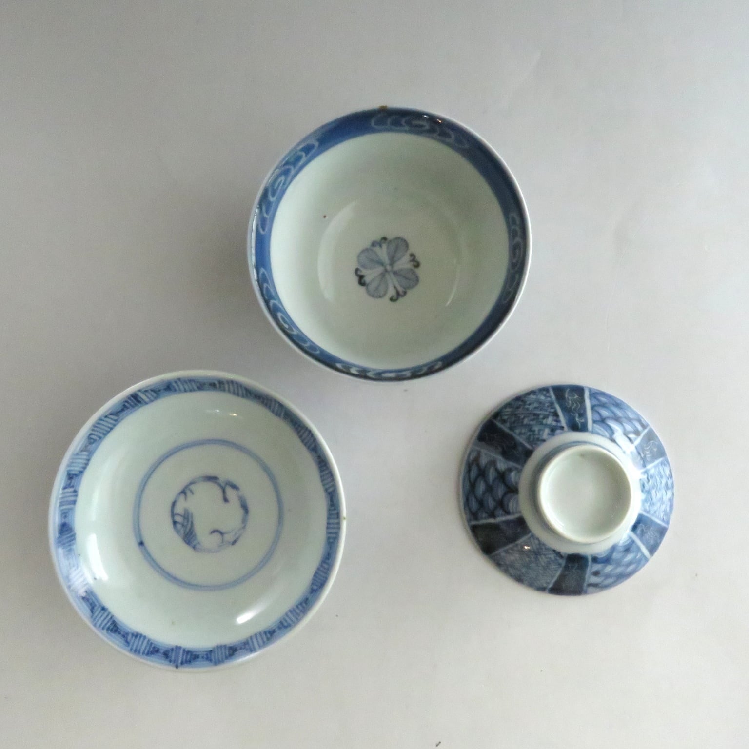 伊万里焼(江戸期 1810年頃) 地紋祥瑞染付写 見立て蓋碗 約80cc 江戸