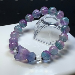 1.フローライト×くまちゃんフローライト・デザインブレスレット