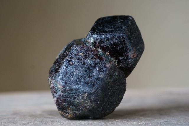 アルマンディン・ガーネット② Almandine Garnet Twin 180g