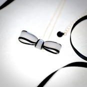 namiumi ガラスのネックレス　リボン namiumi Glass Necklace – Ribbon