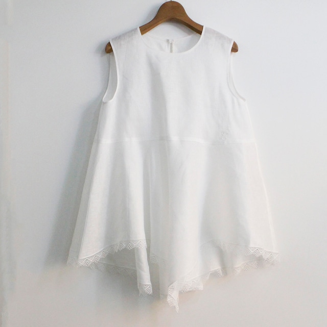 LUVOURDAYS　ラブアワデイズ   　LV-SH2109  HEM  BLOUSE  WITH  LACE