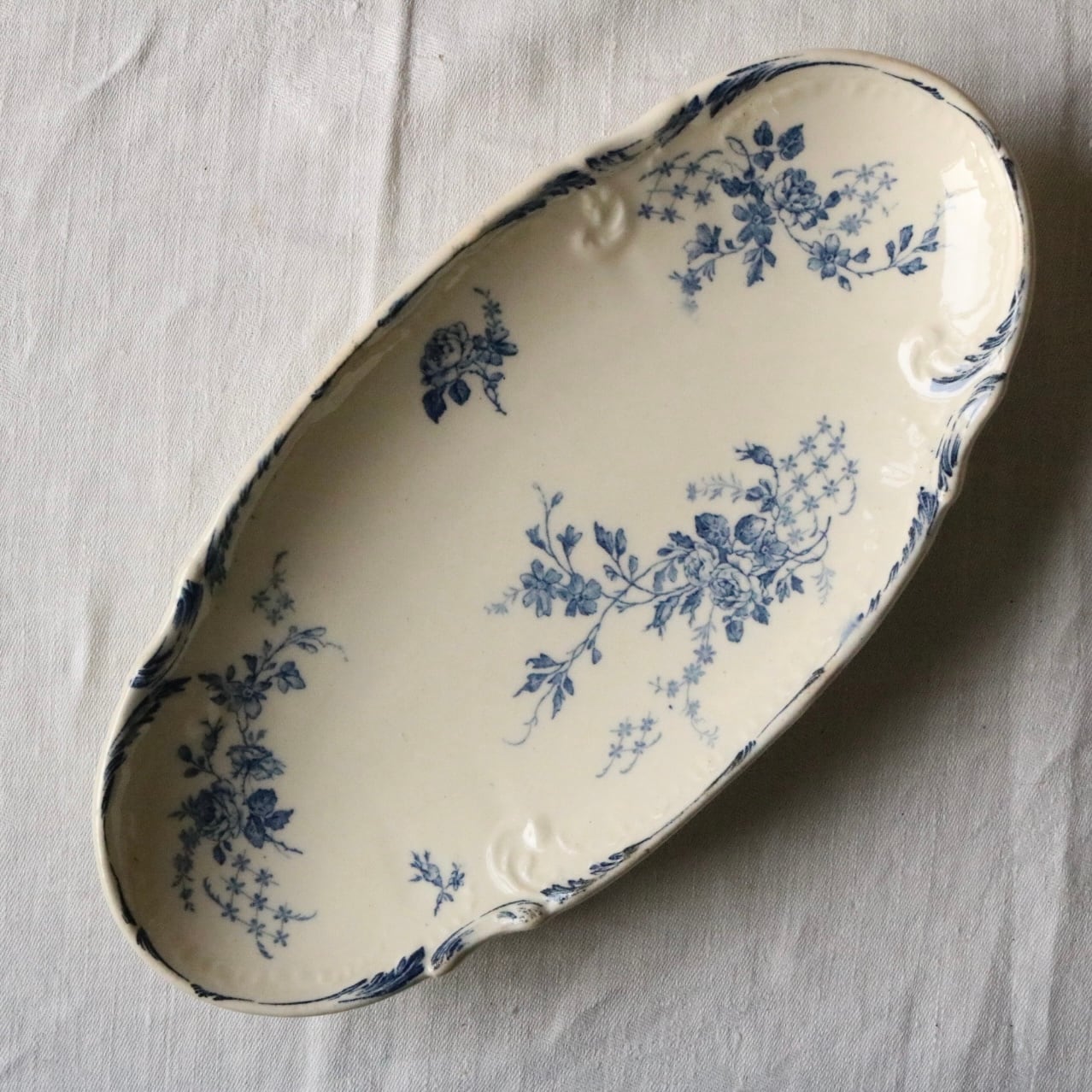 大きめ　Gien ブルー　四角いプレート　レリーフ　フランス　アンティーク Gien ブルー四角いプレートレリーフフランスアンティークb