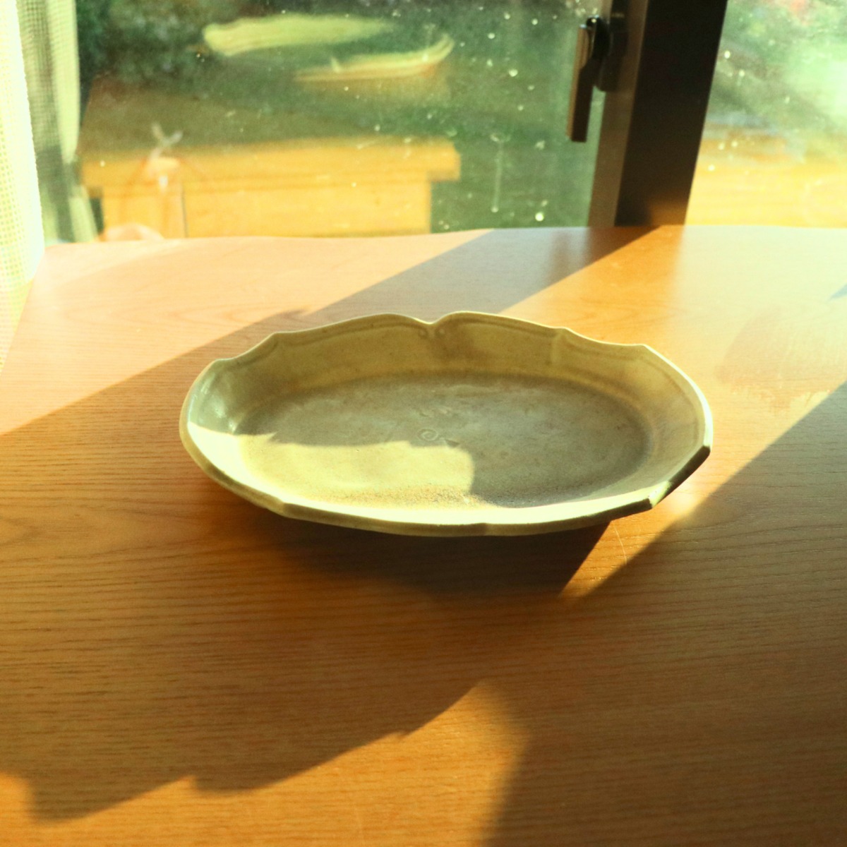 自作のお皿 通販やす波窯の陶器『扁壺皿』（se9） | 手作り陶器照明テーブルランプ