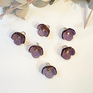 【アウトレット3D立体レザーフラワー】クローバーS (ピン付)10mm  ペールパープル個入