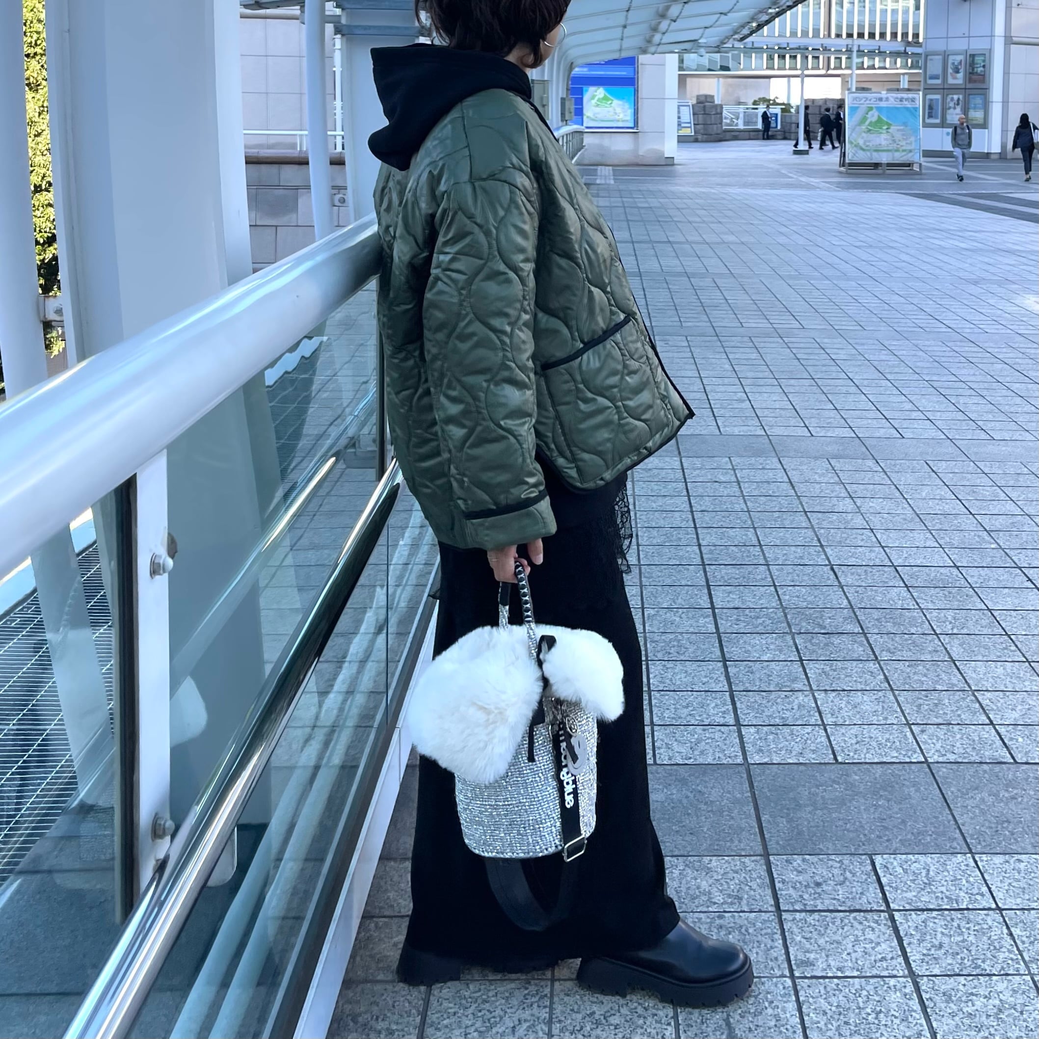 追加販売 】OVAL Shoulder Strap Kago-Bag / IVORY FLUFFY FUR | meong