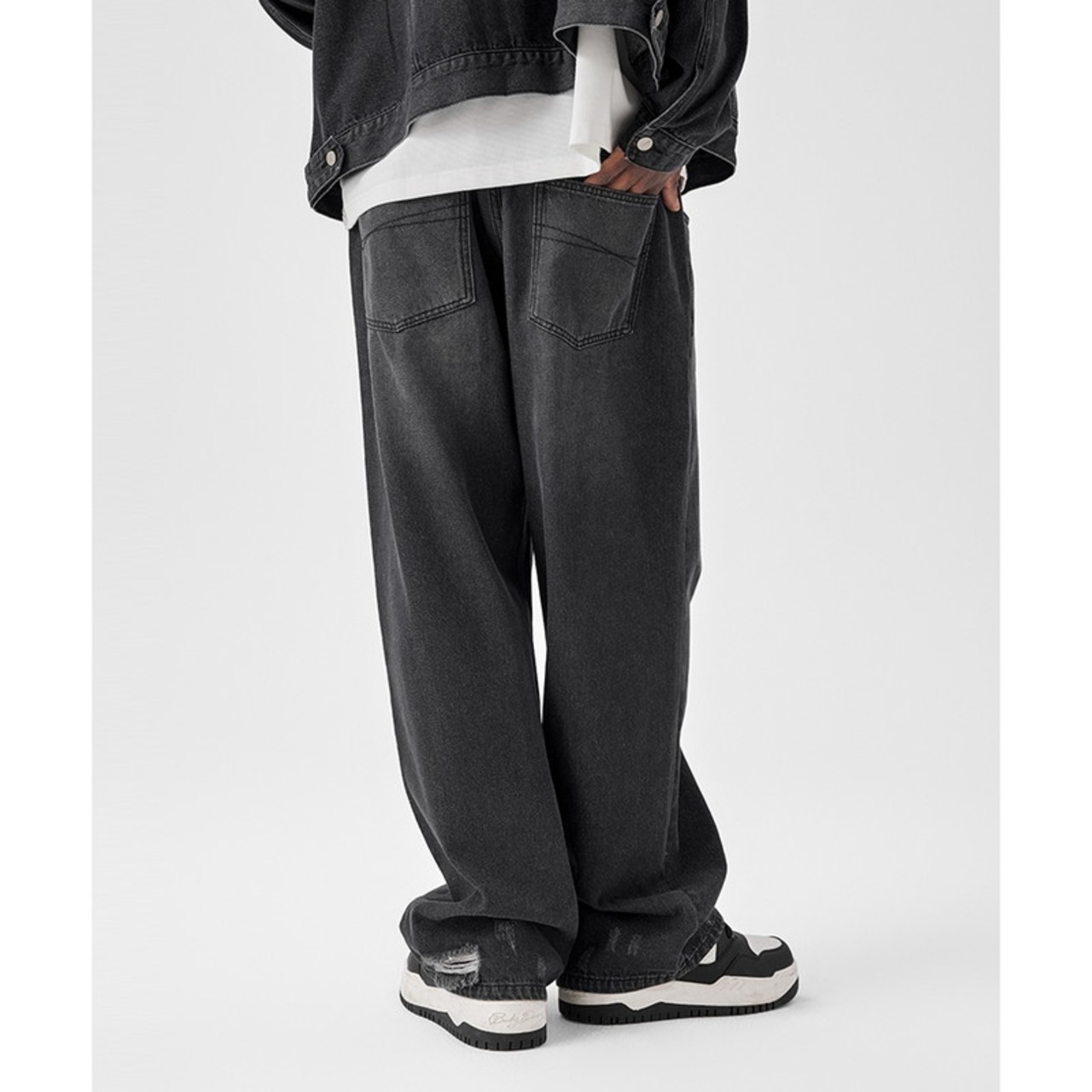 ウォッシュドブラックデニムパンツ（別売りでセットアップのジャケットあり）　936