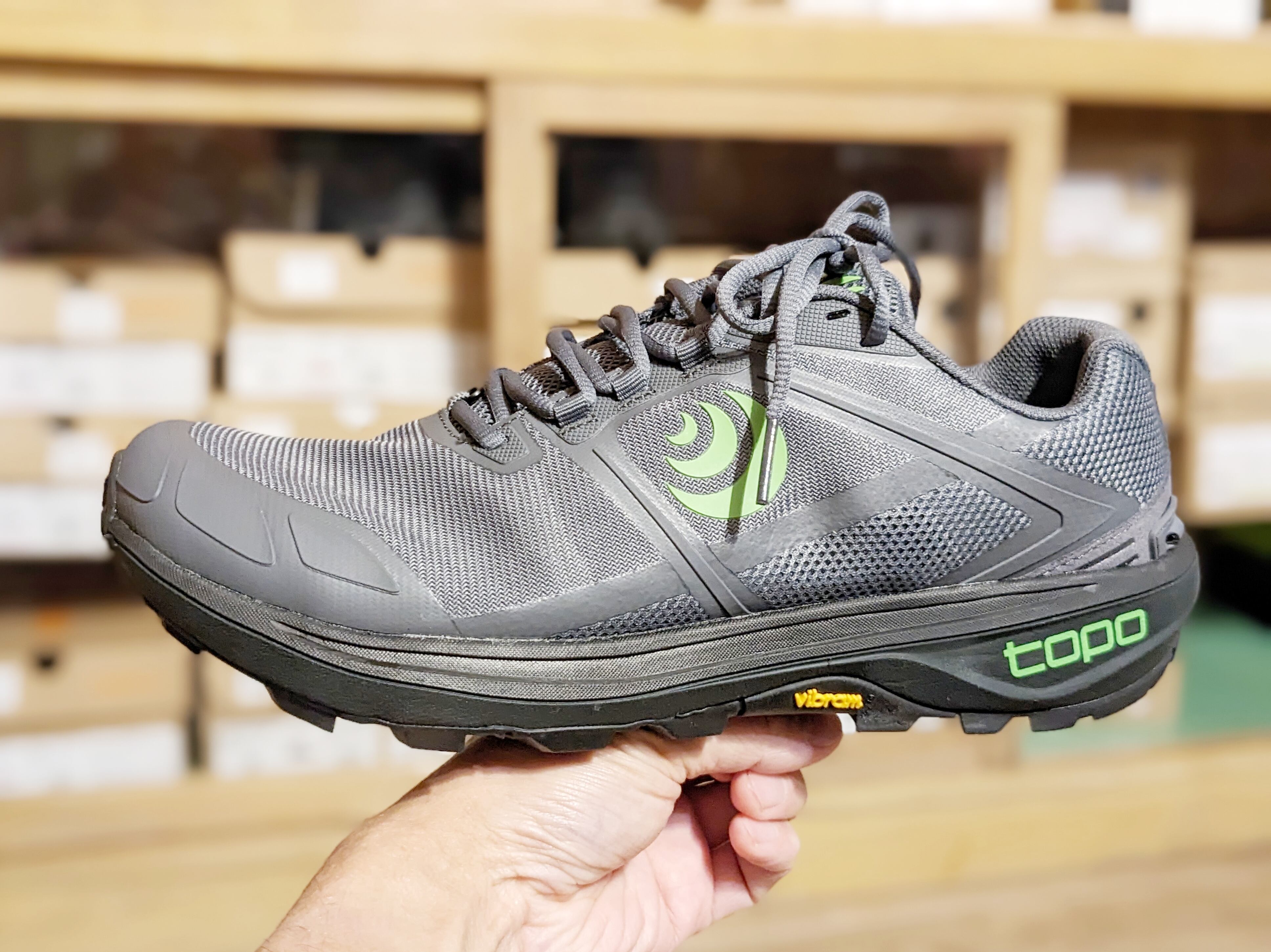 topo athletic（トポアスレチック） TERRAVENTURE4（テラ