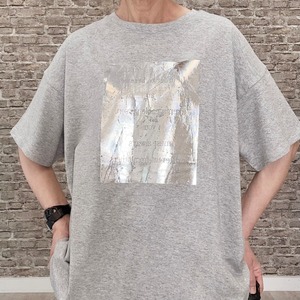 箔プリントカットソー　ロングテイシャツ