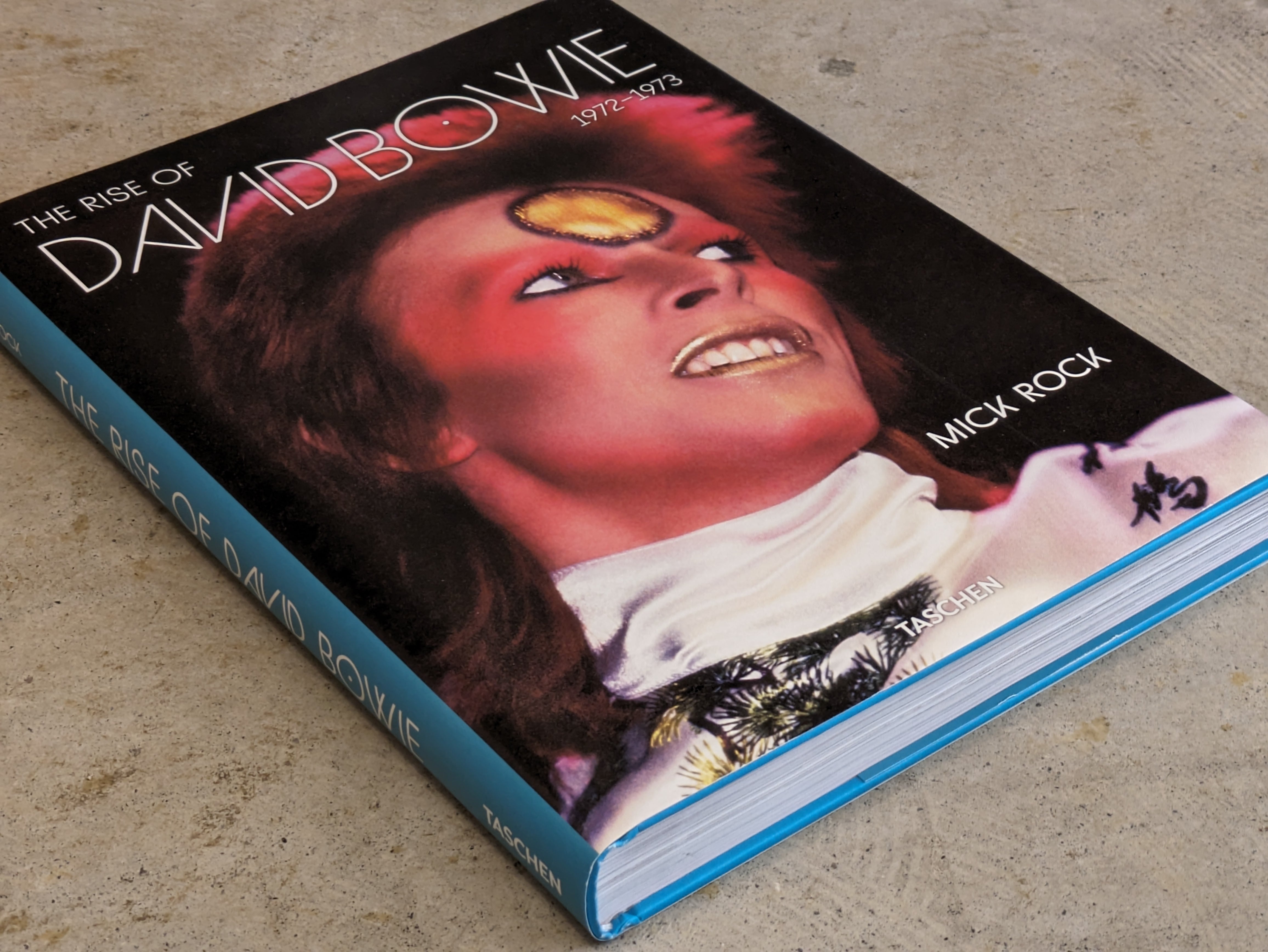 The Rise of David Bowie 1972–1973 : Mick Rock / デヴィッド・ボウイ ミック・ロック タッシェン | Photobooks on the Road | 雑貨屋みたいな洋書屋さん The Rise of David Bowie 1972–1973 : Mick Rock / デヴィッド・ボウイ ミック・ロック タッシェン | Photobooks on the Road | 雑貨屋みたいな洋書屋さん