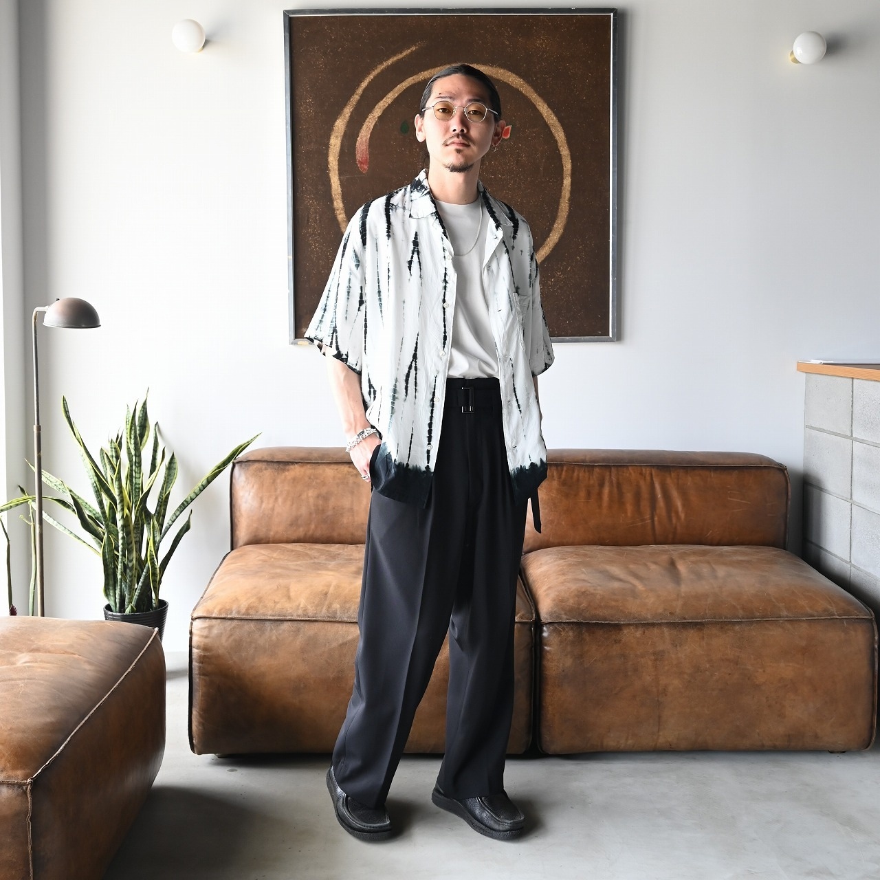 KUON / Single Pleated Belted Trousers