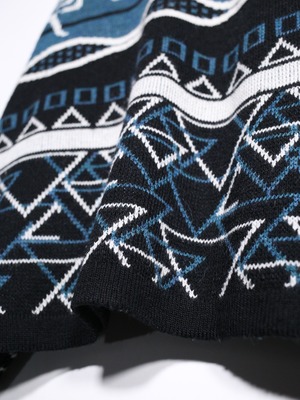 art full pattern over silhouette sweater