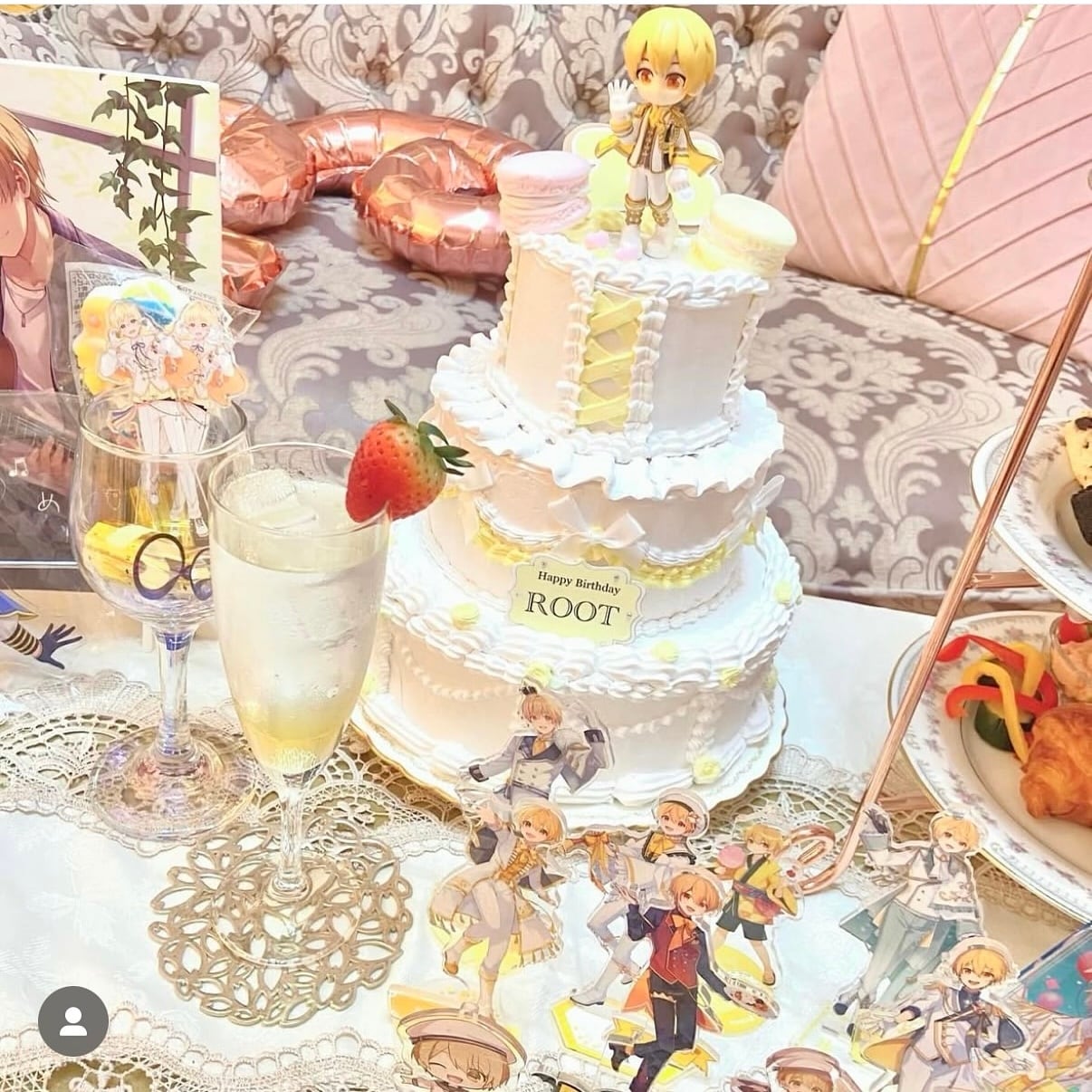 アンデッド風　3段フェイクケーキ d57e6985040fefc42629eb00028a05