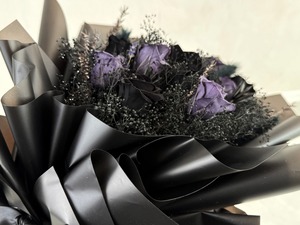 Amethyst（アメジスト）｜プロポーズブーケ／12本のプリザーブドローズ パープル × ブラック