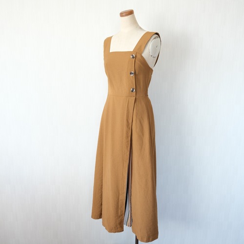 サロペットワンピース