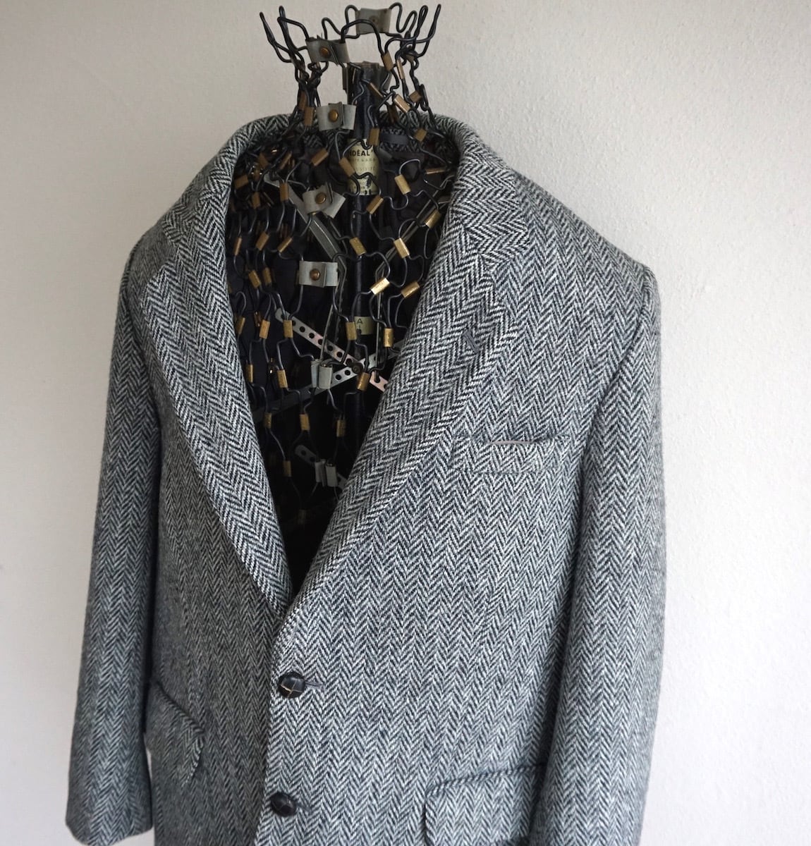 1990's ENGLAND製 [Harris Tweed] モノトーン ヘリンボーン柄 2ボタン