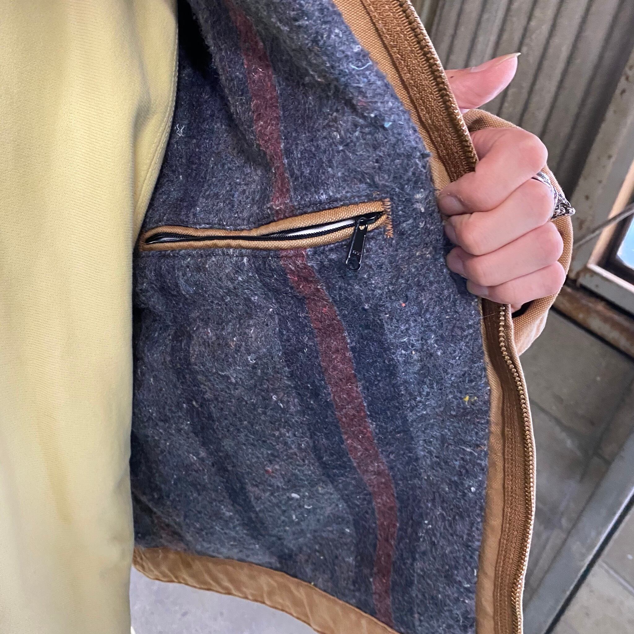 カーハート 紫色スエード風ジップアップジャケットデトロイト カーハート 紫色スエード風ジップアップジャケットデトロイト