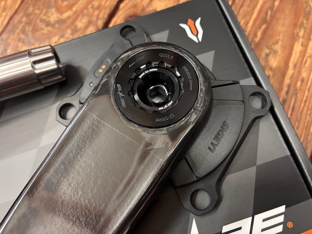 エライリー X310カーボンクランク（ 24mmシマノ用シャフト）＋ SIGEYI