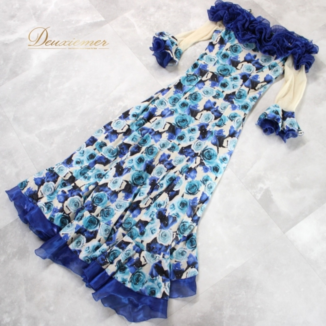 社交ダンス 衣装 スタンダード ドレス ワンピース パーティ衣装 オールシーズン 青 水色 ICHIOKU イチオク ブルー系 ホワイト系 白 ドレスタイプ フレア シフォン エレガント ローズ柄 バルーンスリーブ イベント用 発表会 演出用 伸縮性あり 飽きないデザイン 花柄 女性用 着心地良い パーティーコーデ おしゃれ 春夏秋冬